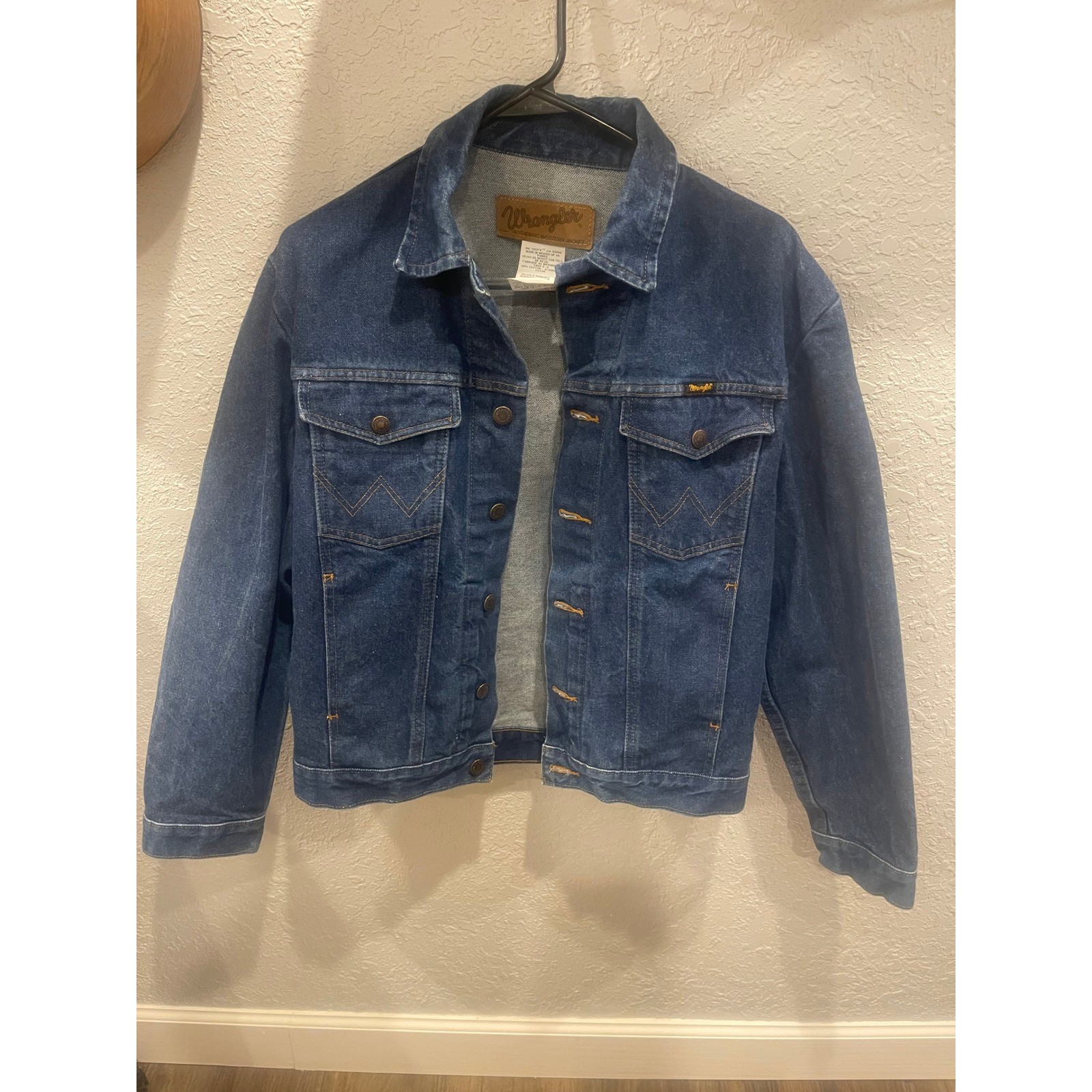 Wrangler Authentic Western Denim Jacket Medium Wash Blue Cotton Trucker Coat