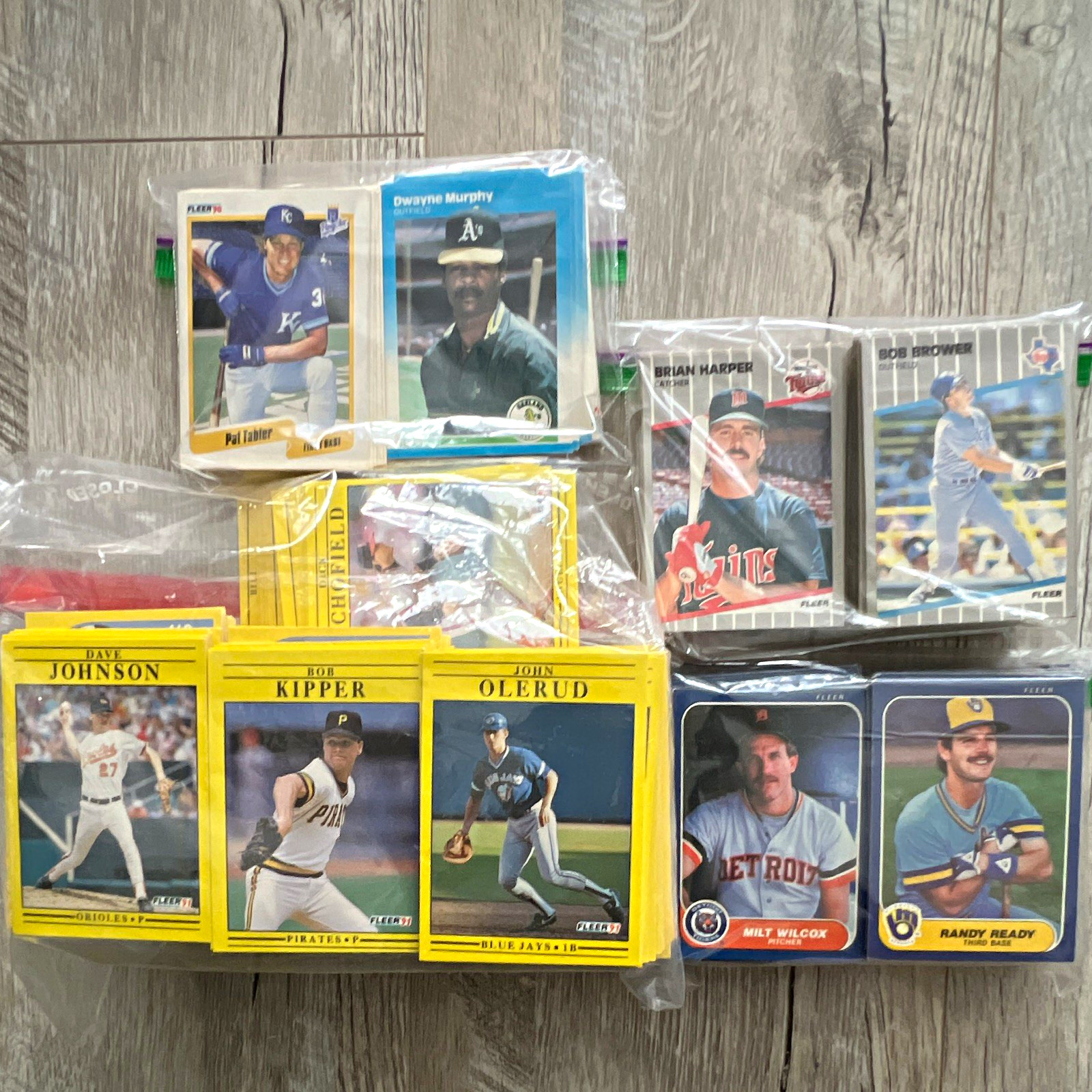 Fleer 1986-1991 Vintage MLB Baseball Card Lot. ~800 cards. Fleer 1986-1991 Vintage MLB Baseball Card Lot. ~800 cards.