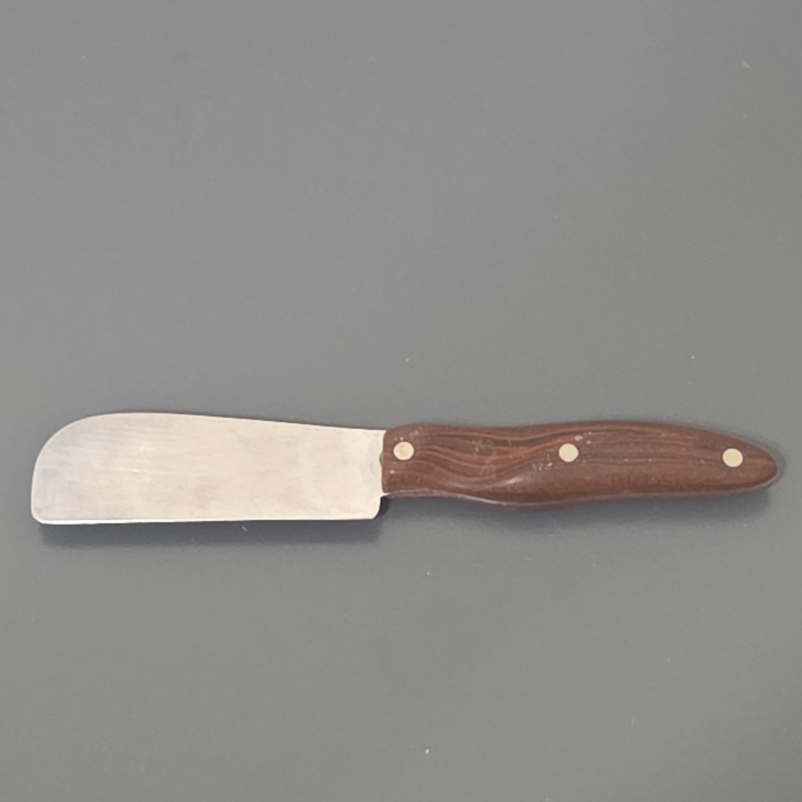 CUTCO No 68 Cheese Knife Spreader Brown Handle 8” length CUTCO No 68 Cheese Knife Spreader Brown Handle 8” length