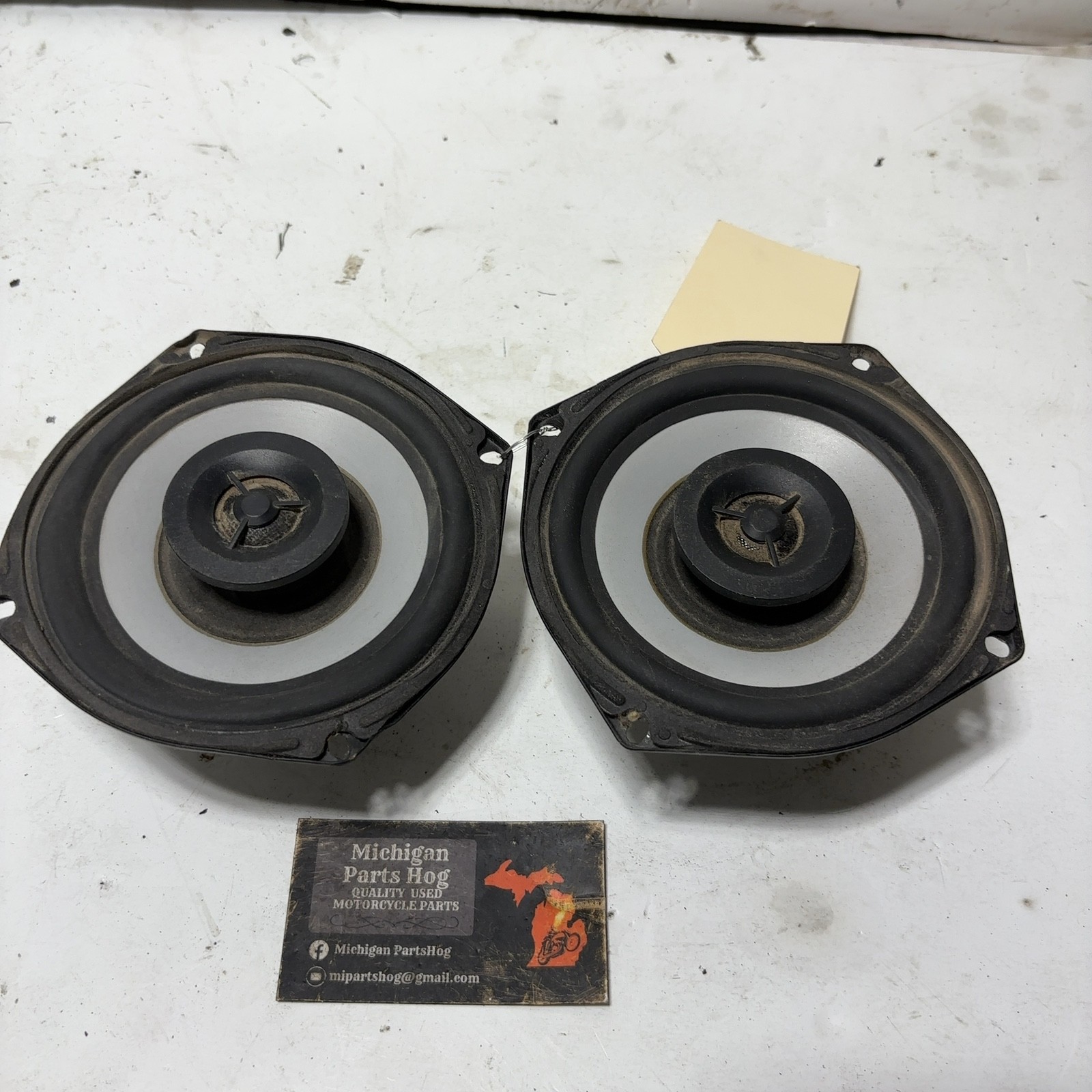 06-13 Harley Touring OEM 2 Ohm Stock Speaker Set Pair 77029-06