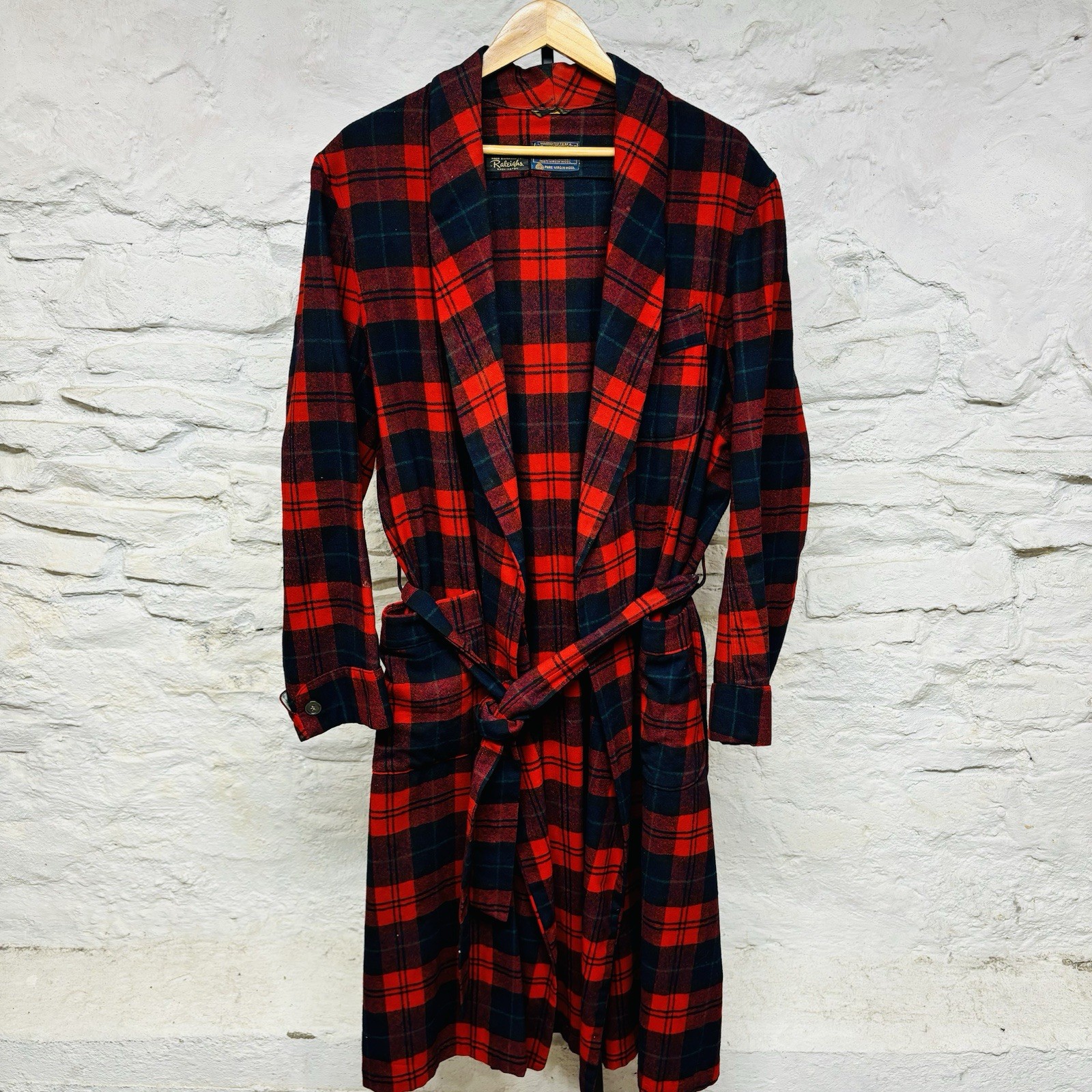 Vintage 50s? 60s? Pendleton Robe Large Red Plaid 100% Virgin Wool Belted Pockets Vintage 50s? 60s? Pendleton Robe Large Red Plaid 100% Virgin Wool Belted Pockets