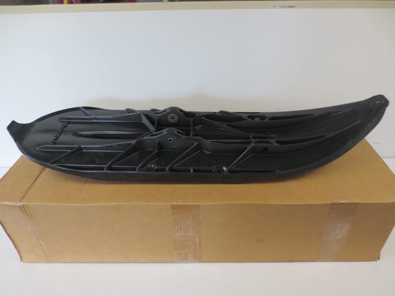 NEW Genuine Polaris OEM Timbersled Ski Assembly 1824847-070 NEW Genuine Polaris OEM Timbersled Ski Assembly 1824847-070