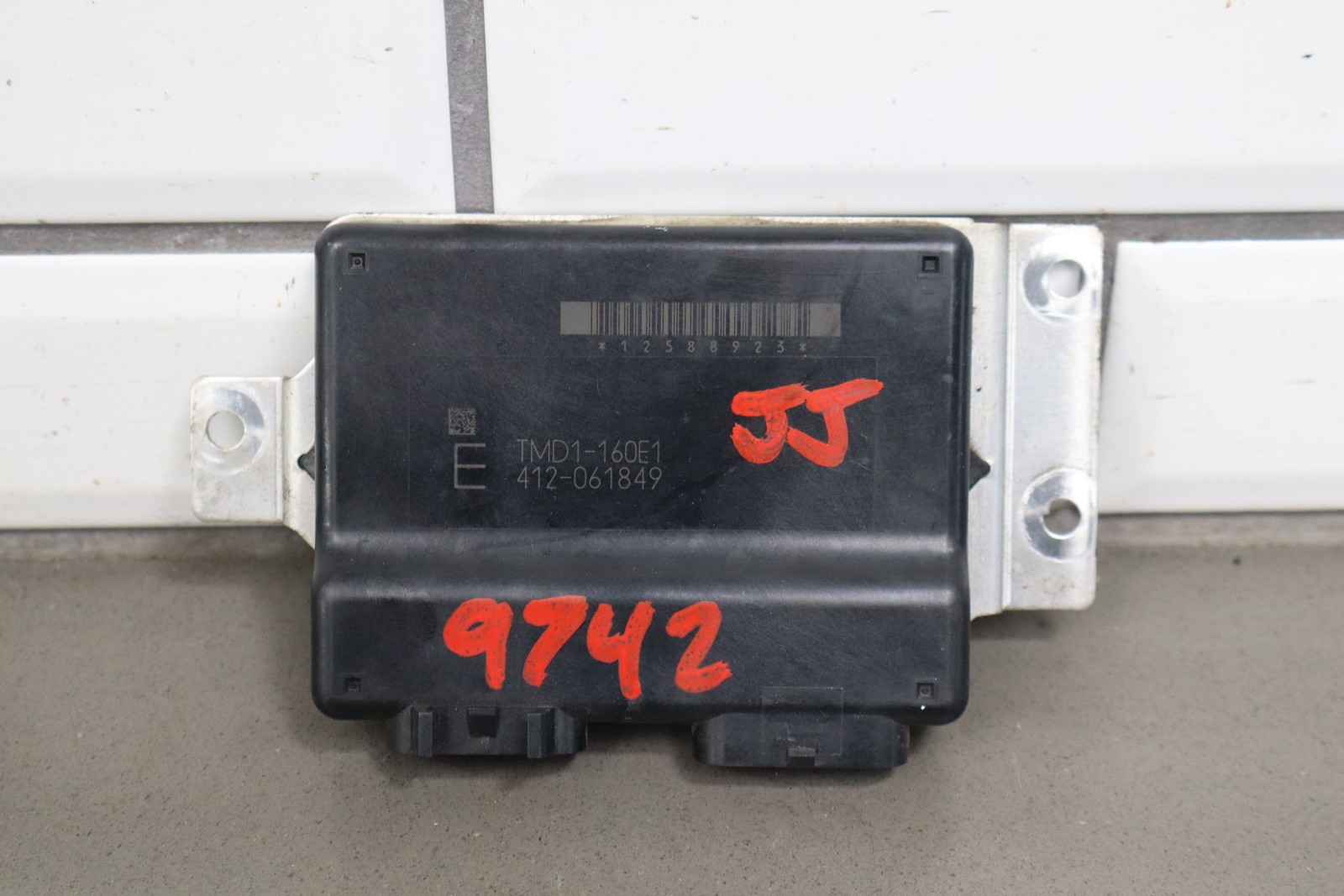 2005 Hummer H2 Tac Module OEM
