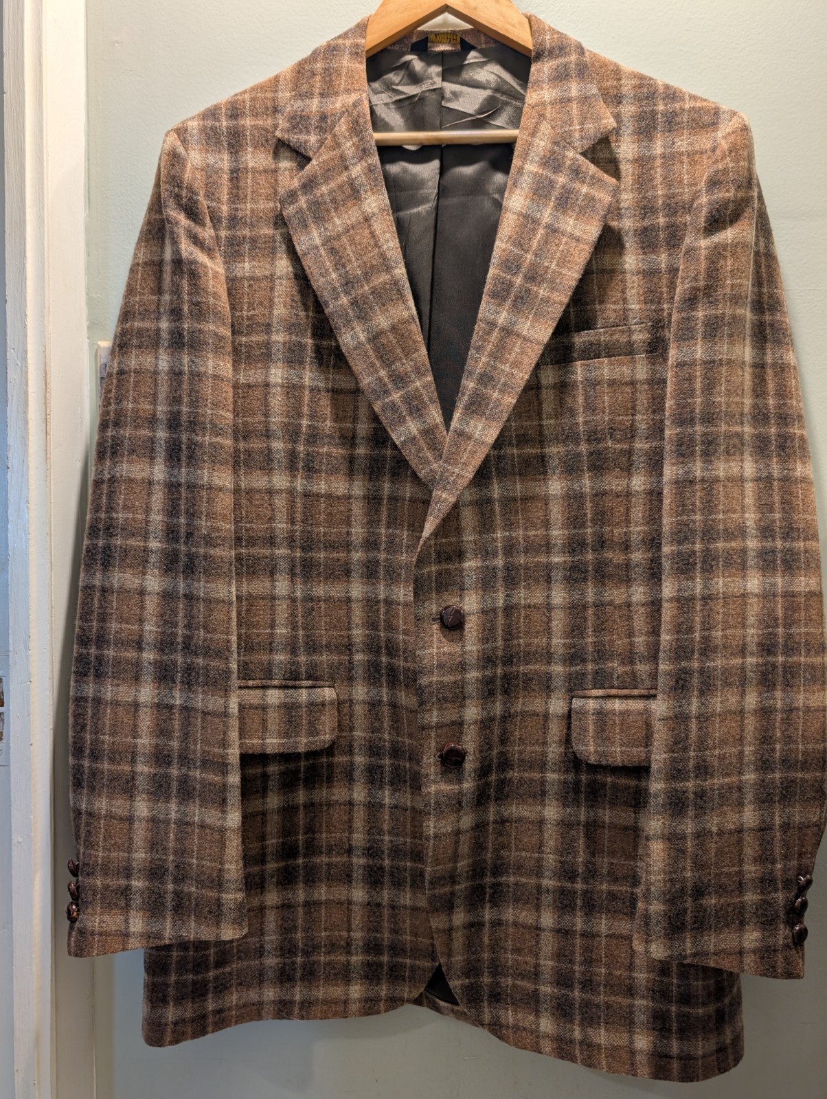 VTG 70s Designer Blazer Mens 44R Brown Plaid Slim Fit 100% Pure Wool Jacket VTG 70s Designer Blazer Mens 44R Brown Plaid Slim Fit 100% Pure Wool Jacket
