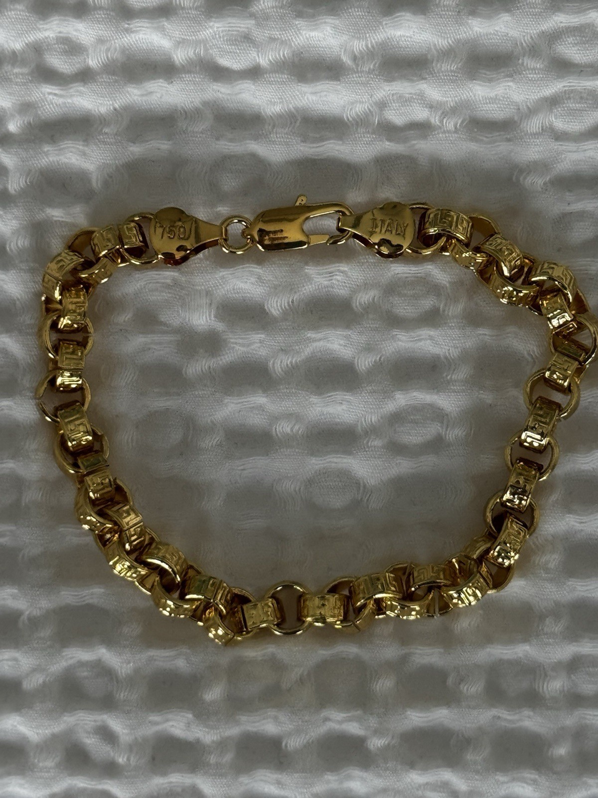 8 Inch gold Bracelet Marked 750 Italy 8 Inch gold Bracelet Marked 750 Italy