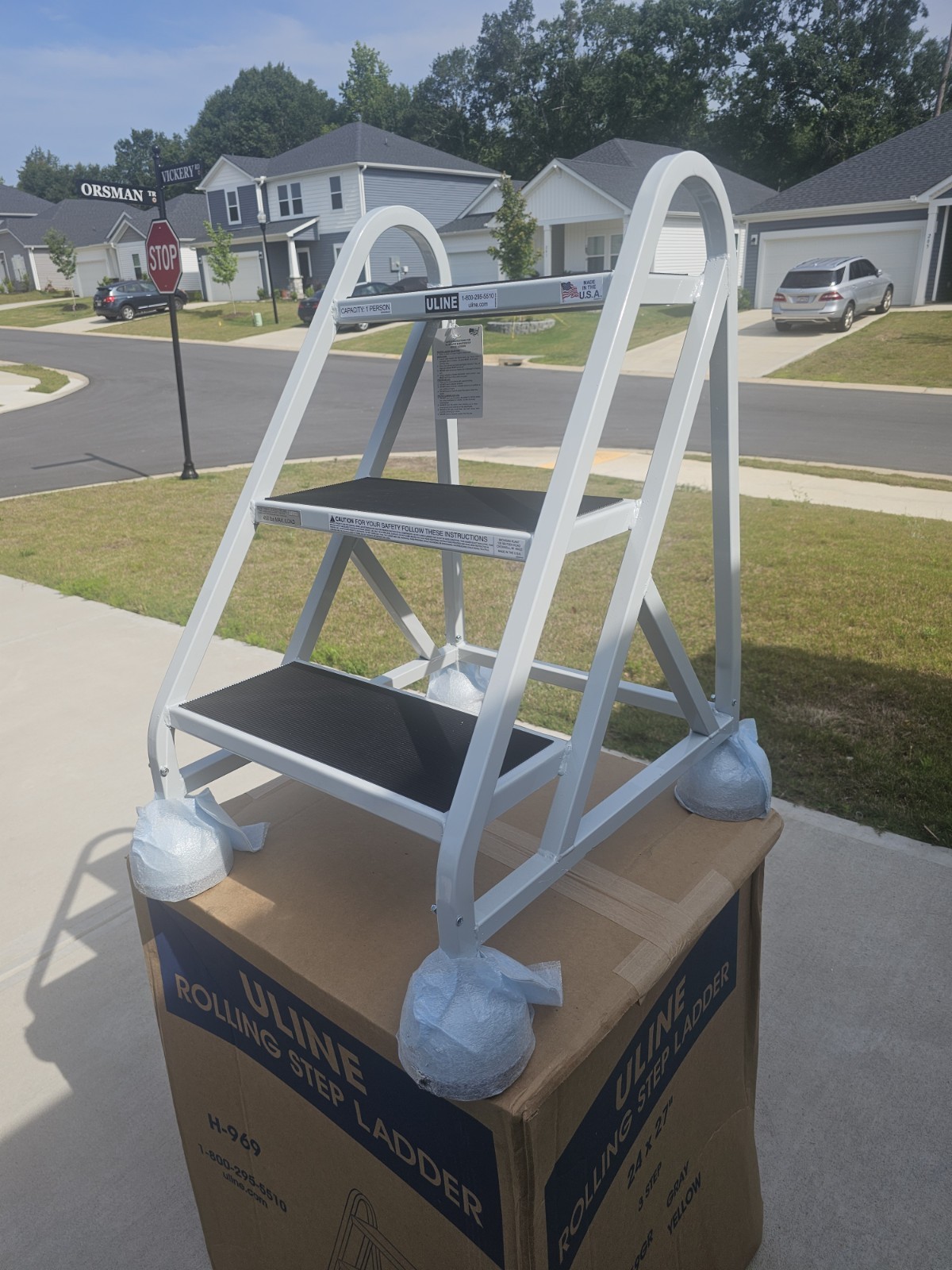 Uline 3 Step Rolling Ladder, H969 Uline 3 Step Rolling Ladder, H969