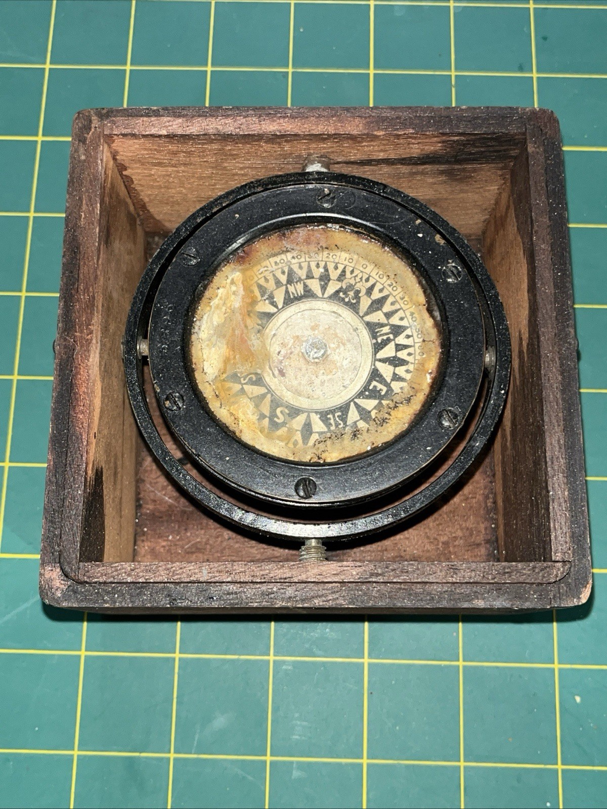 Antique E.S.Ritchie & Sons C.C. Hutchinson Boston Nautical Marine Compass 3396 Antique E.S.Ritchie & Sons C.C. Hutchinson Boston Nautical Marine Compass 3396