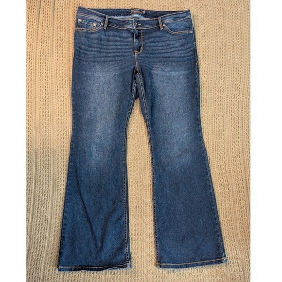 Torrid Luxe Slim Boot Jeans Womens 18R Medium Wash Super Stretch Bootcut Denim