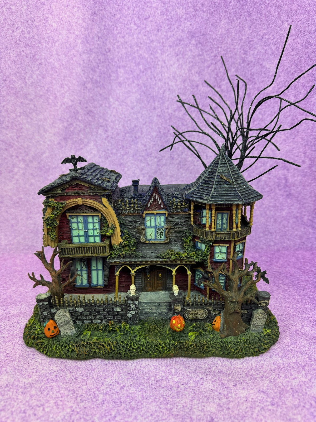 Hawthorne Village The Munsters 1313 Mockingbird Lane Lighted House COA Herman
