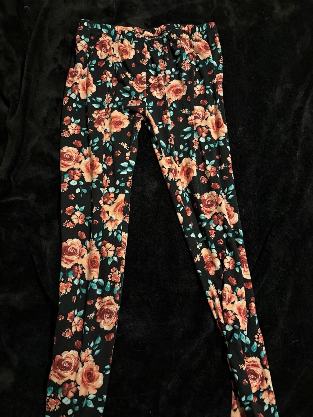 Bobbie Brooks Floral Leggings Size XL Black Rose Print