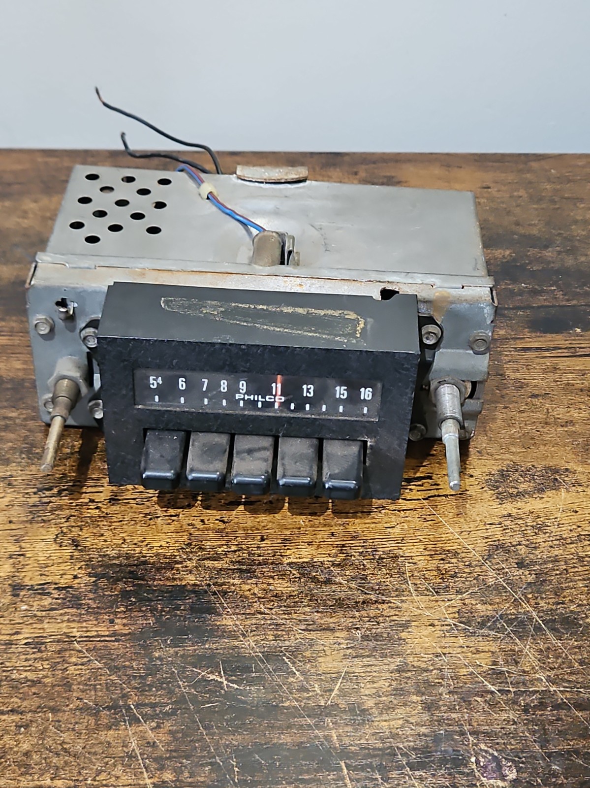 Vintage Philco Ford In Dash Radio 1974 No Knobs D4AA-18806 Has Power Vintage Philco Ford In Dash Radio 1974 No Knobs D4AA-18806 Has Power