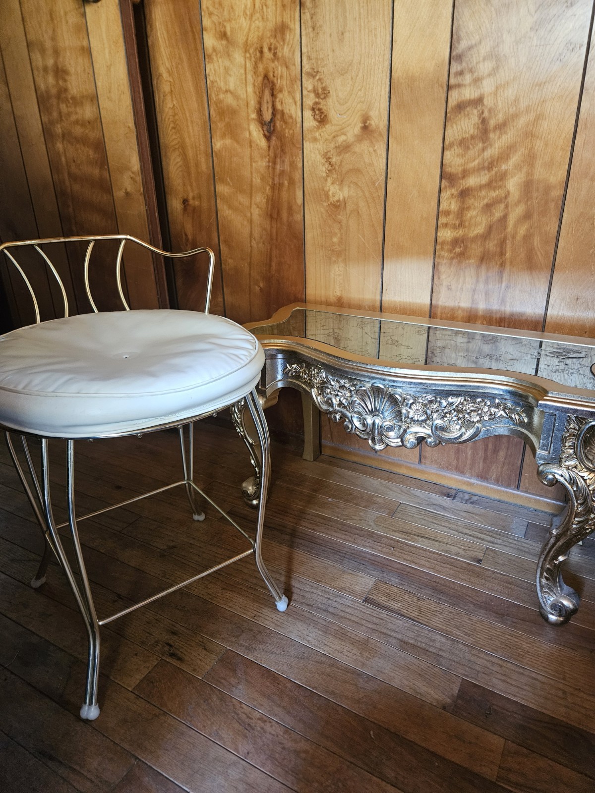 Vintage Mid Century Hollywood Regency Gold Gilt Ornate Baroque Rococo Vanity MCM Vintage Mid Century Hollywood Regency Gold Gilt Ornate Baroque Rococo Vanity MCM
