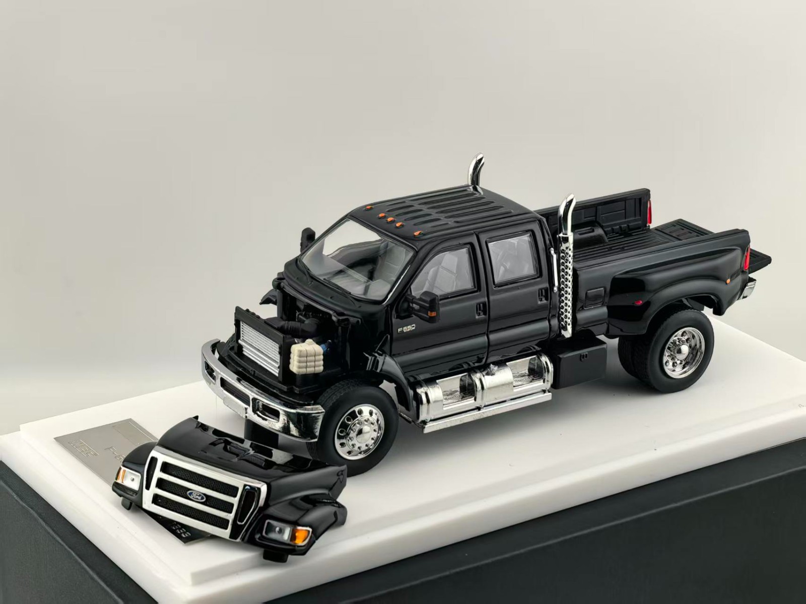 MK Miniatures 1:64 Ford F650 Super Duty Onyx Black Car Model MK Miniatures 1:64 Ford F650 Super Duty Onyx Black Car Model
