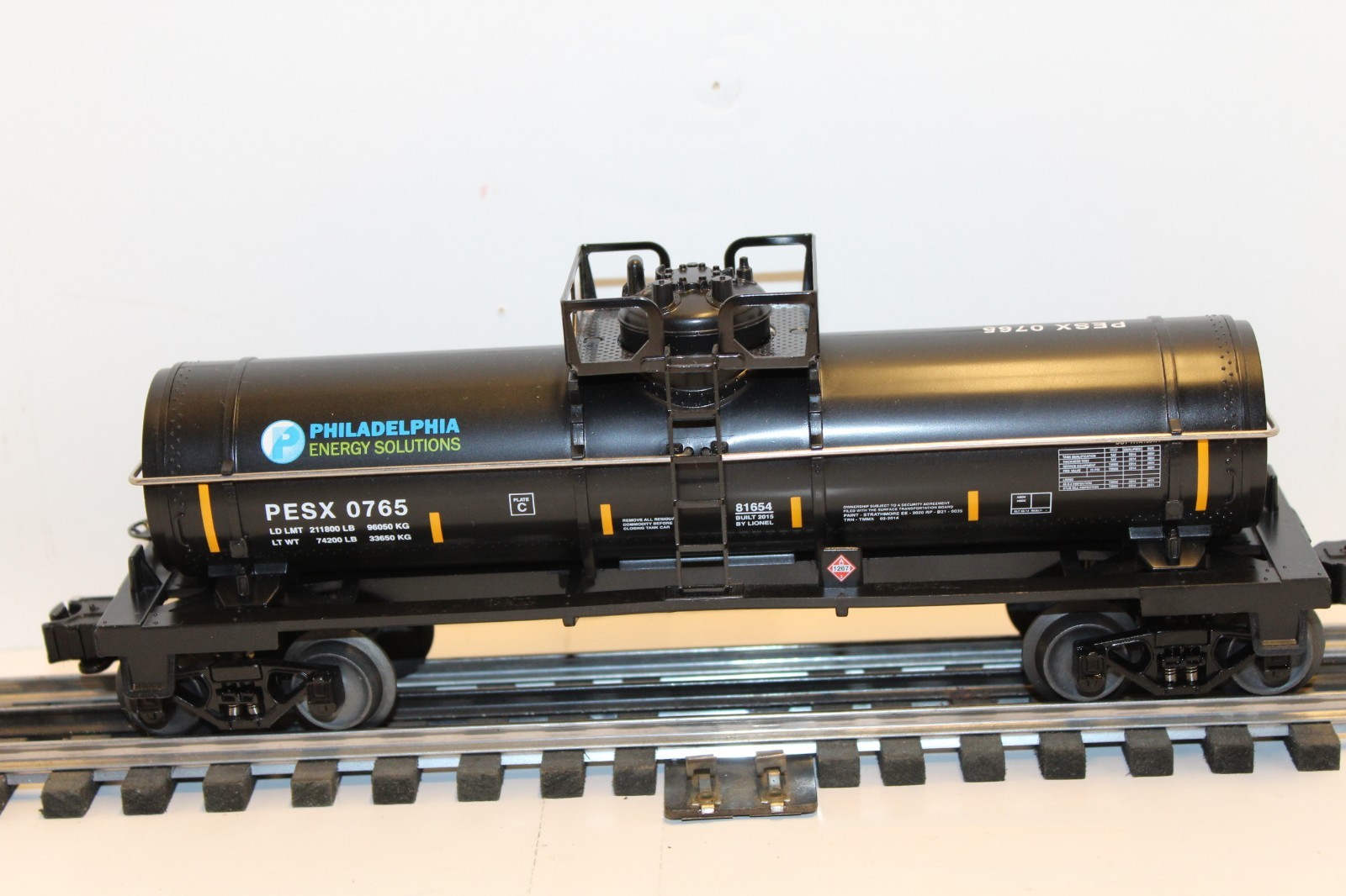 Lionel 6-81654 PES Single Dome tank Car #0765 O Scale NIB one of two unique#\'s