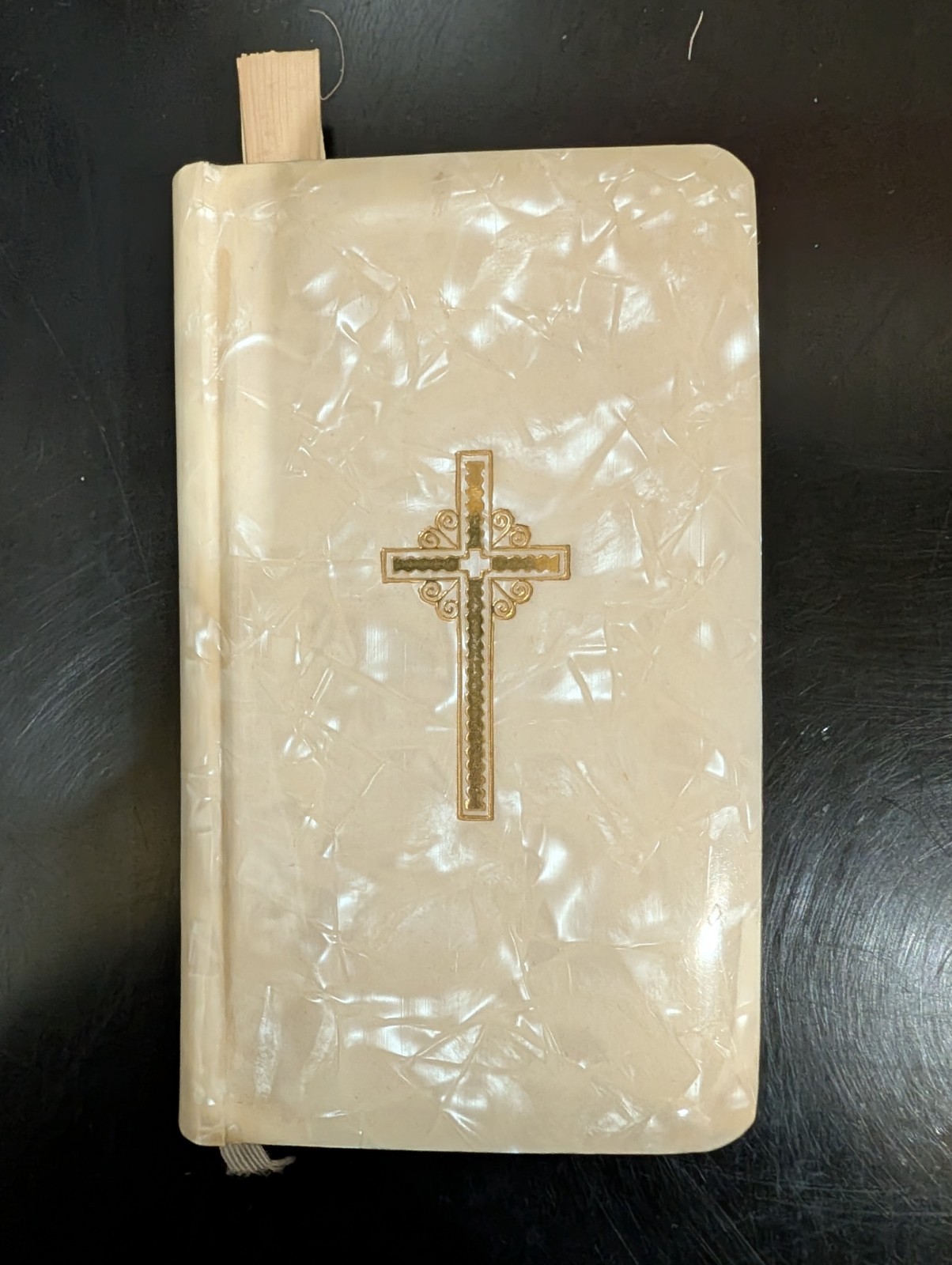 VINTAGE 1958 KEY OF HEAVEN PRAYER BOOK CATHOLIC DEVOTIONS CELLULOID COVER VINTAGE 1958 KEY OF HEAVEN PRAYER BOOK CATHOLIC DEVOTIONS CELLULOID COVER