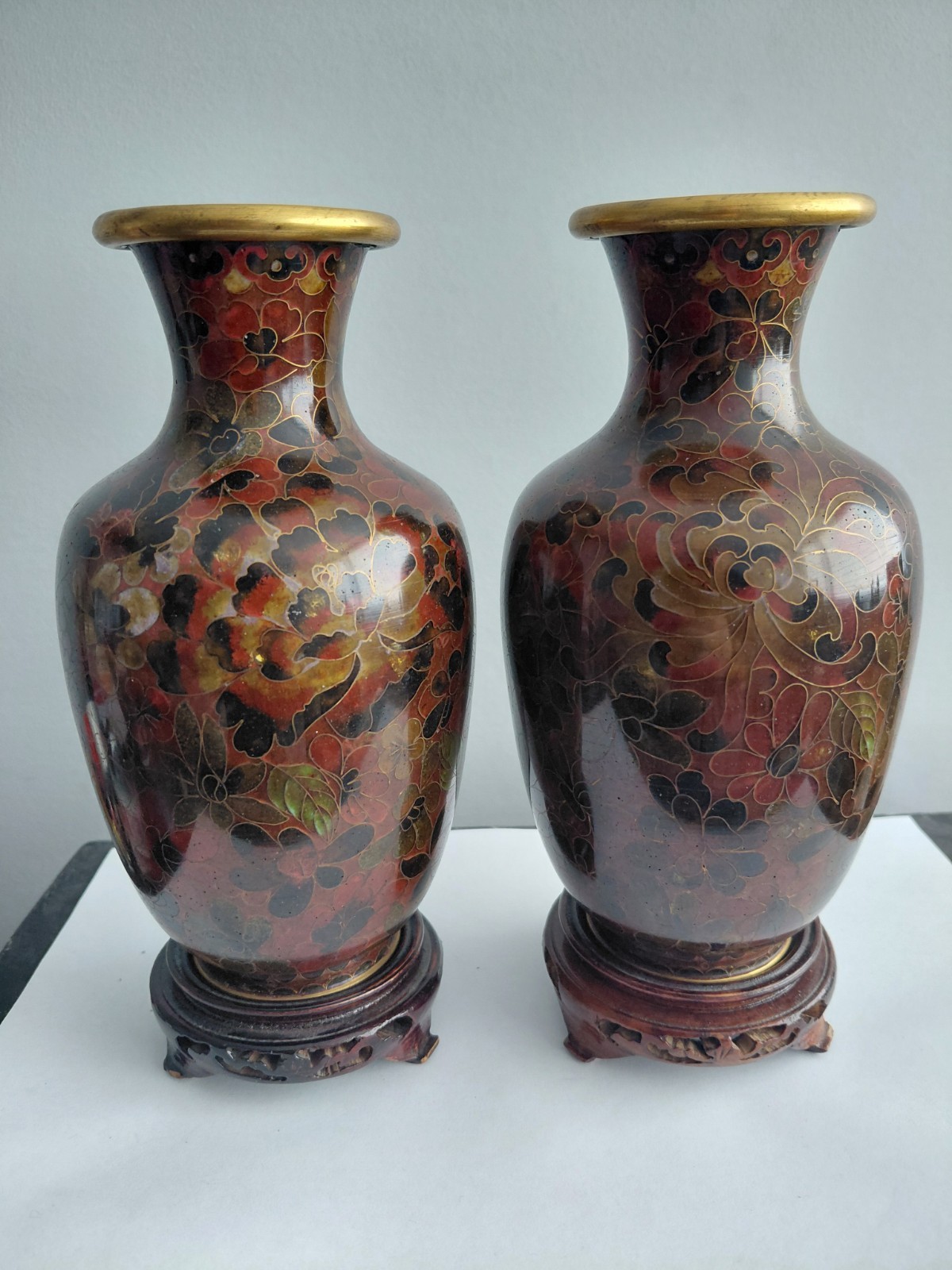 Pair of Vintage Chinese Cloisonné Vases On Hardwood Stands 18cm Pair of Vintage Chinese Cloisonné Vases On Hardwood Stands 18cm
