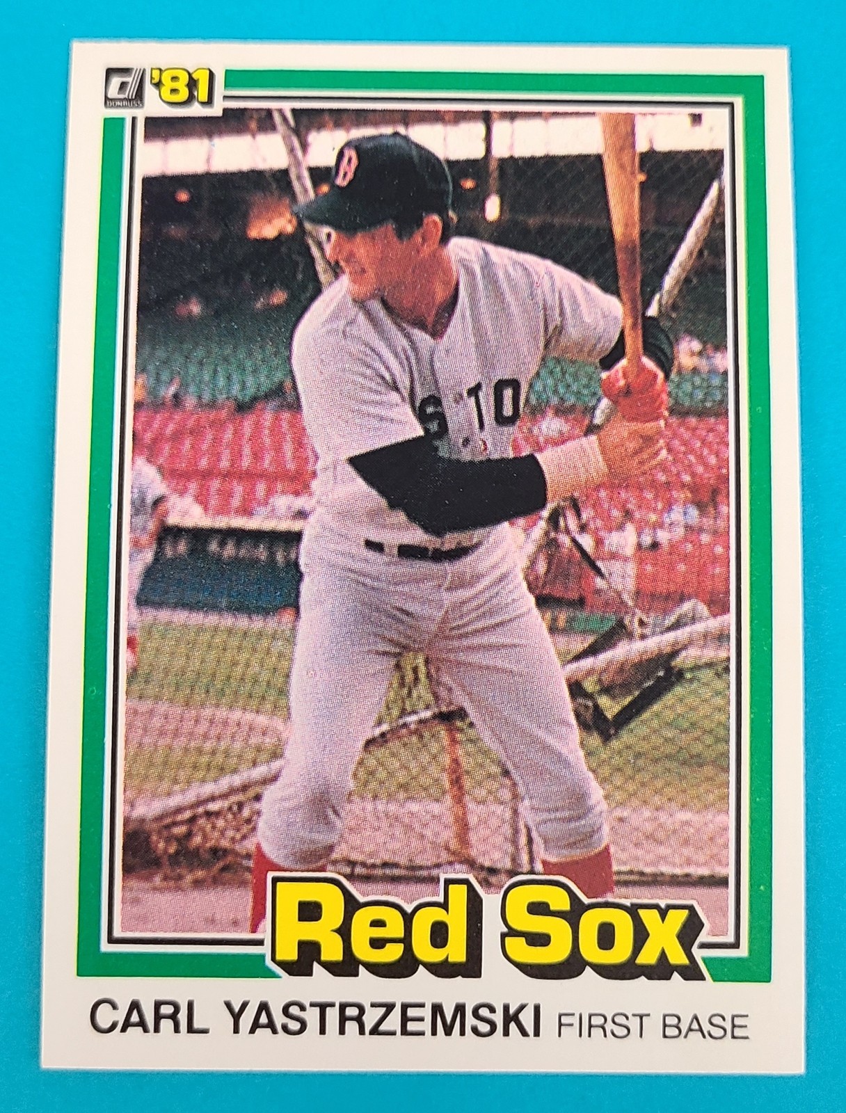 1981 Donruss #214 Carl Yastrzemski Boston Red Sox BASEBALL Card F8