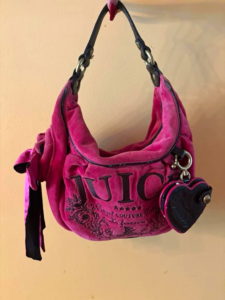Juicy Couture Pink Crescent Shoulder Bag Zip Logo Pattern Bow Heart Charm Juicy Couture Pink Crescent Shoulder Bag Zip Logo Pattern Bow Heart Charm