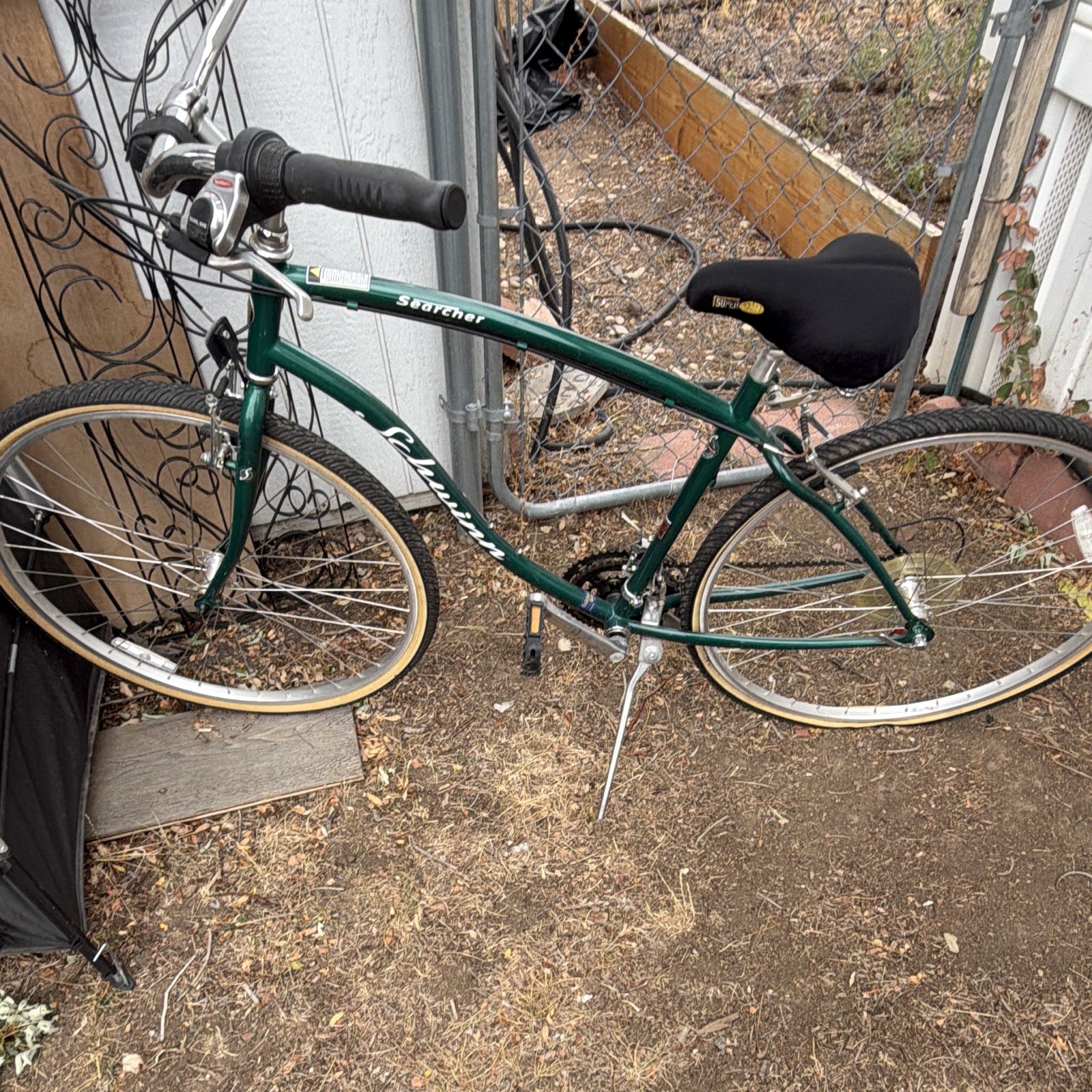 Schwinn Searcher 700C 17in Green Steel Cruiser Bike 1-Speed Rim Brakes Schwinn Searcher 700C 17in Green Steel Cruiser Bike 1-Speed Rim Brakes