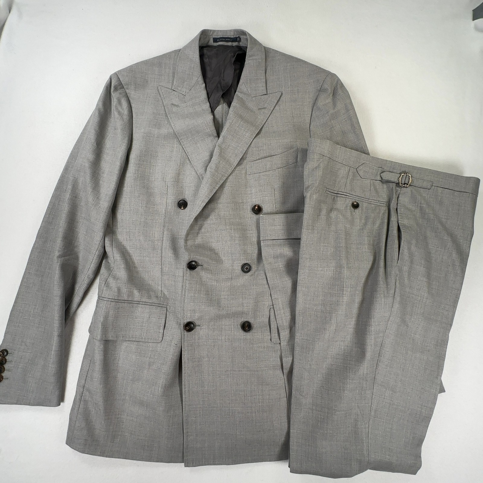 Suitsupply Lazio Double-Breasted Suit Grey Super 130s Wool Men\'s Size 102 / 40L
