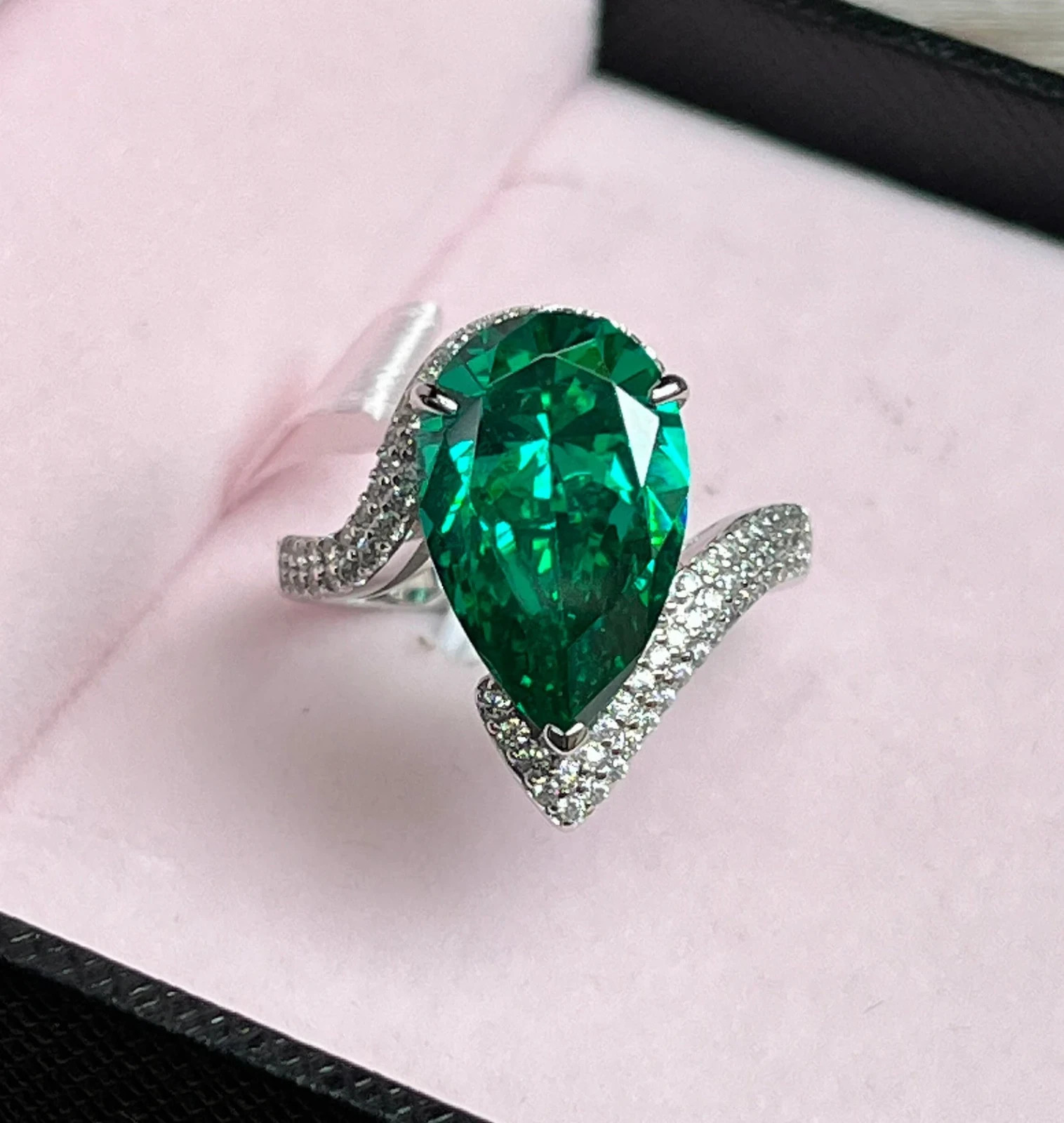 5.50 Ct Pear Cut Natural Emerald Diamond Engagement Ring 14K White Gold Size 7 5.50 Ct Pear Cut Natural Emerald Diamond Engagement Ring 14K White Gold Size 7