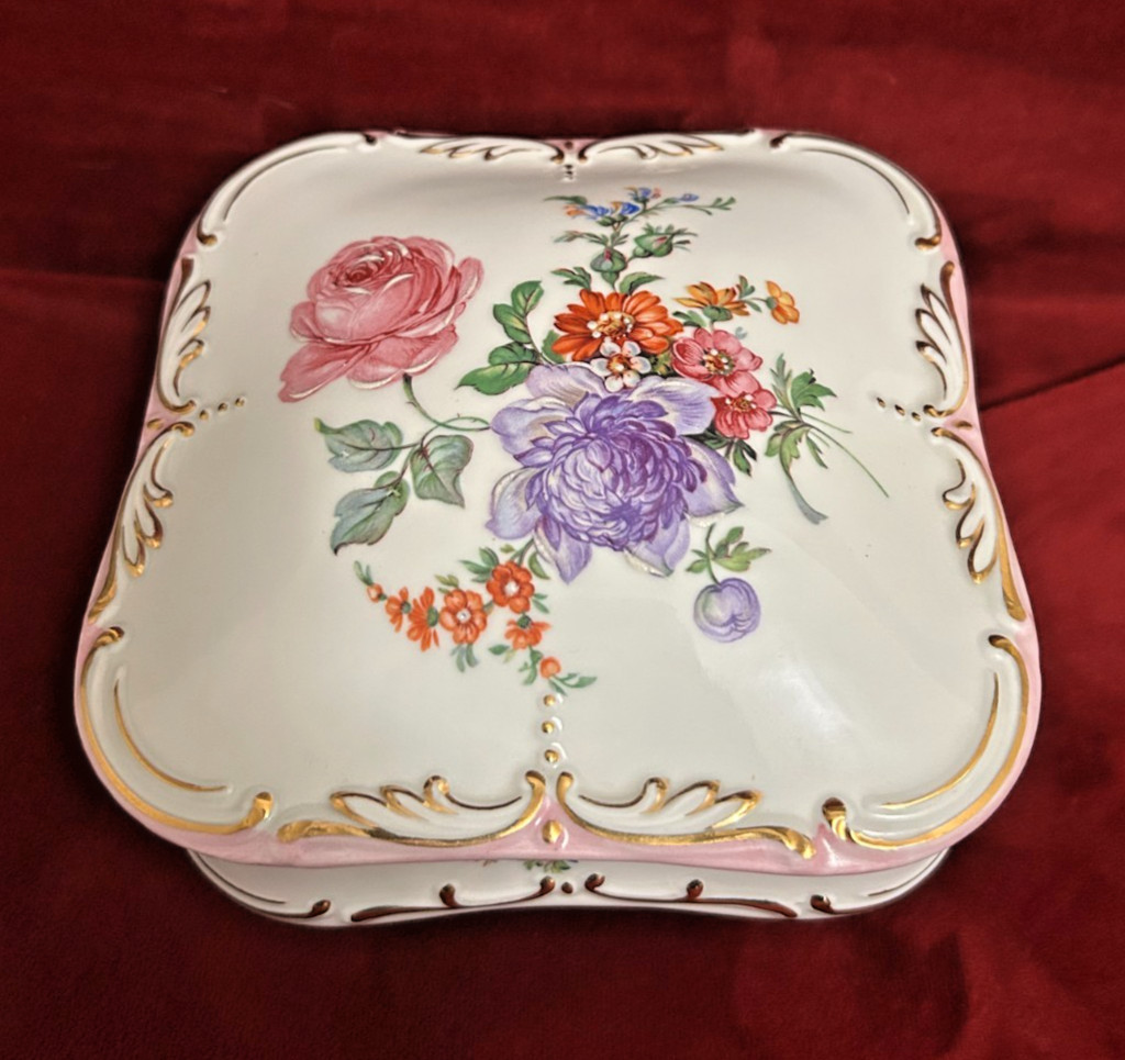 VTG PorzellanFabrik Martinroda Crown M Germany Trinket Box Rose Floral 5.5\'\' VTG PorzellanFabrik Martinroda Crown M Germany Trinket Box Rose Floral 5.5\'\'