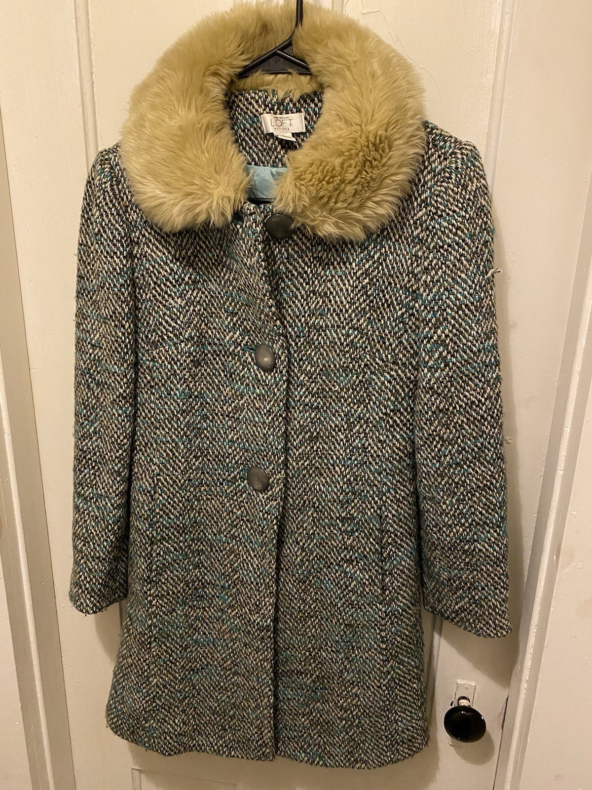 LOFT Bohemian Vintage Tweed Coat with Faux Fur Collar Size 2 Petite LOFT Bohemian Vintage Tweed Coat with Faux Fur Collar Size 2 Petite