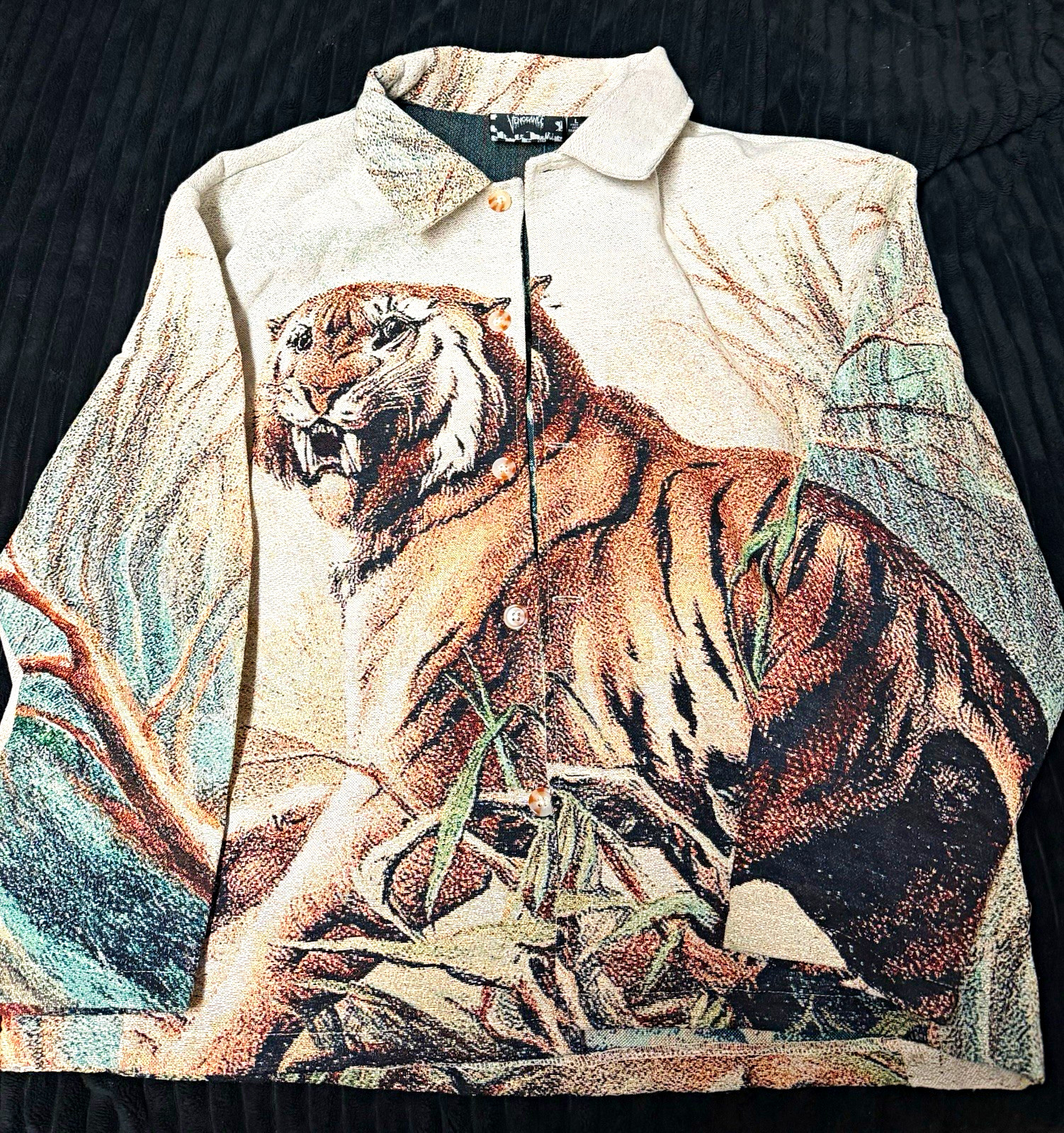 Rebel vengeance Men\'s Tiger Graphic Print Long Sleeve Button-Up Shirt Beige L