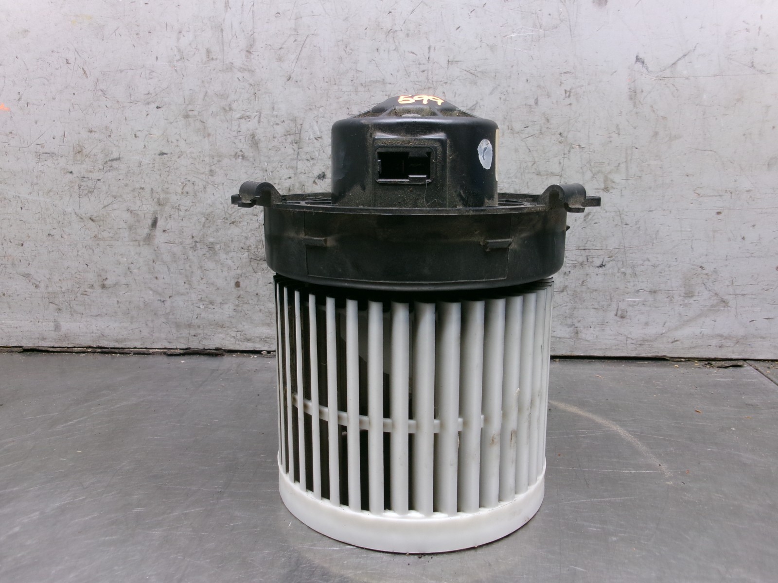 12 - 18 NISSAN VERSA AC HEATER BLOWER MOTOR SEDAN ( R00239723 )