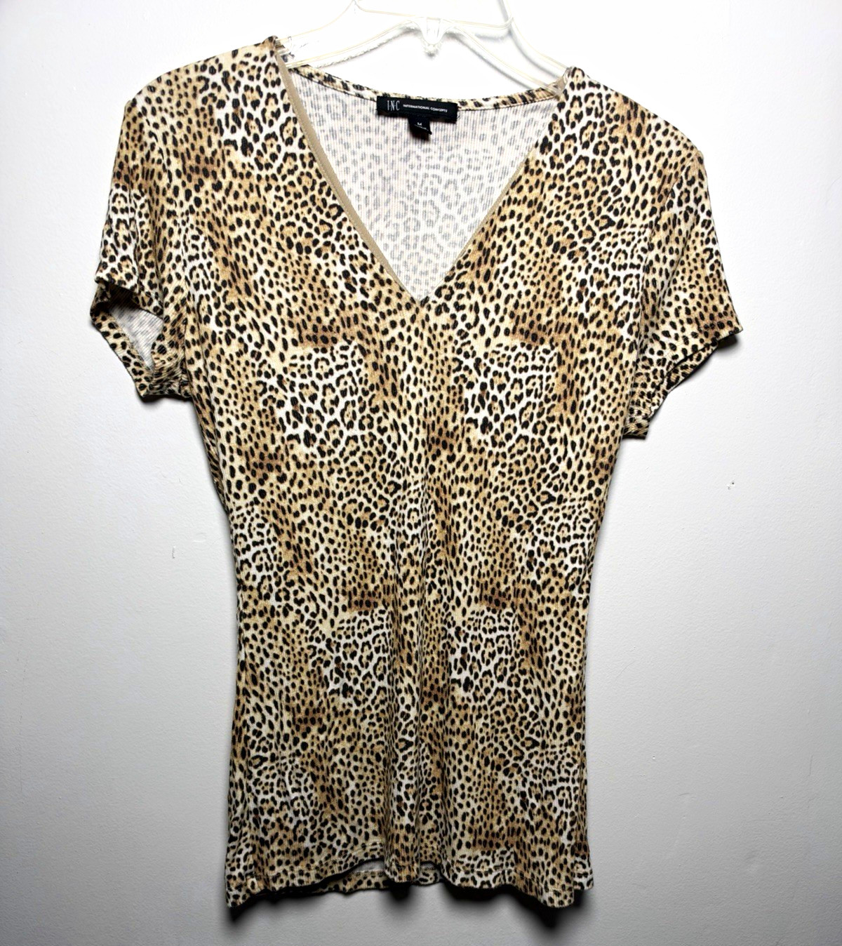 INC International Concepts Women’s M Beige/Black Cheetah Print V-Neck Knit Top INC International Concepts Women’s M Beige/Black Cheetah Print V-Neck Knit Top