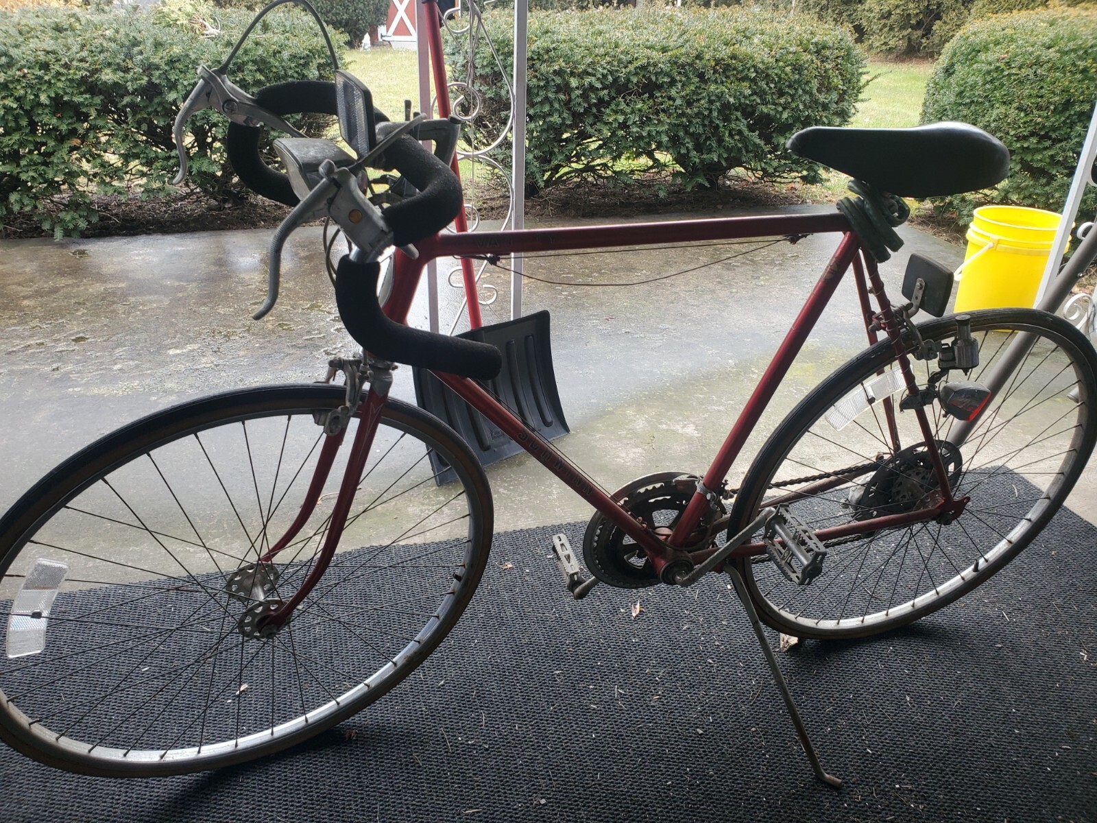 Schwinn Varsity 1977 10 Speed Bike, Red, GN534523 24\'\' Frame