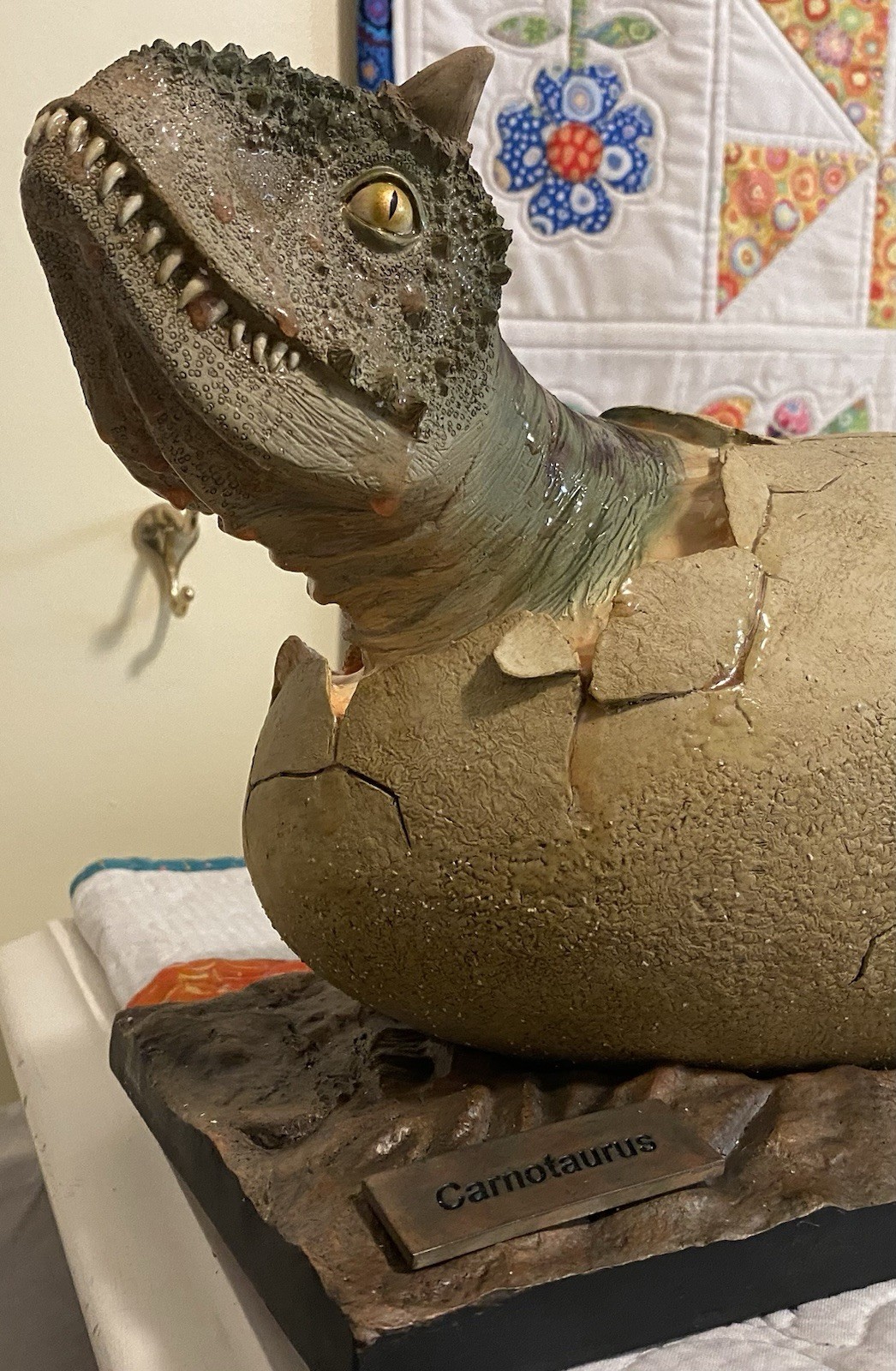 Horizon Collectibles Carnotaurus Dinosaur Hatching Egg Figurine See description Horizon Collectibles Carnotaurus Dinosaur Hatching Egg Figurine See description