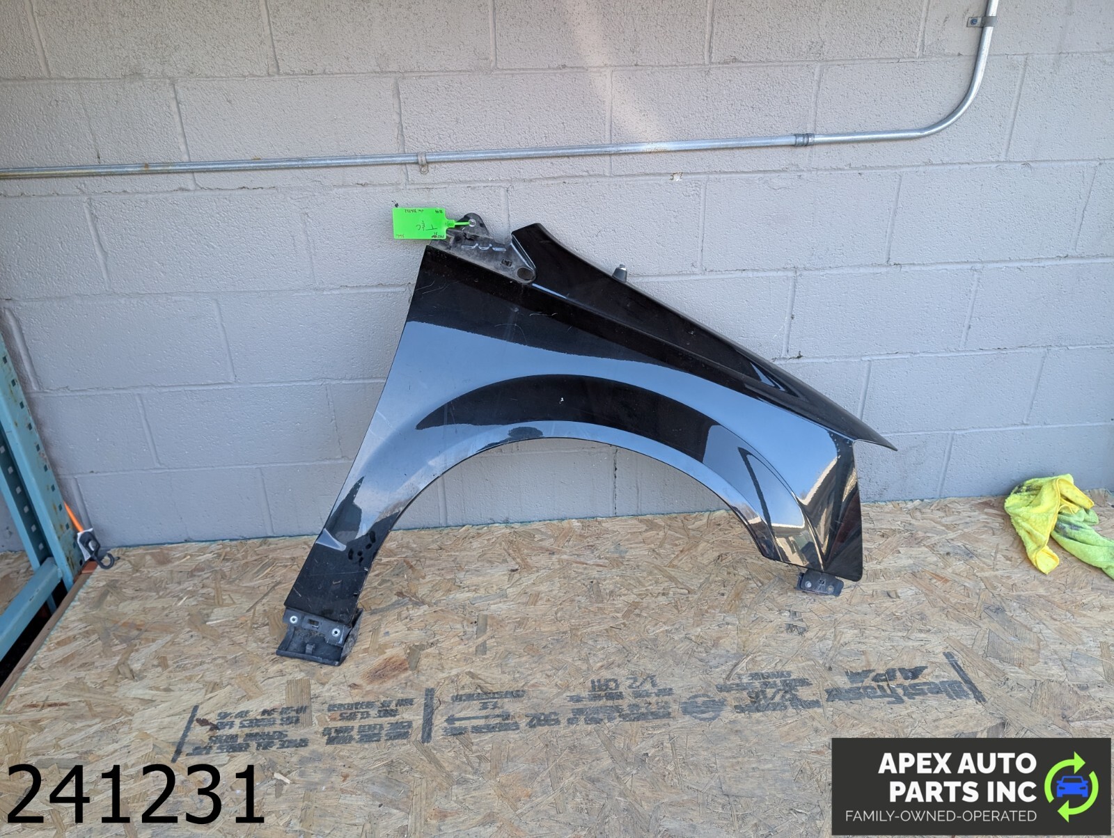 OEM 2008-2016 Chrysler Town & Country 3.6L Front Right Fender  Front Right
