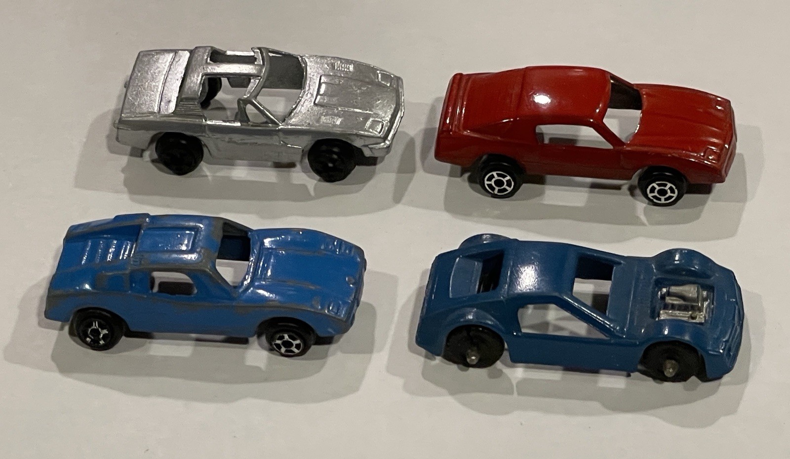 Vintage Mini Tootsie & Midgetoy Cars Lot of 4, Collectibles, die-cast. Vintage Mini Tootsie & Midgetoy Cars Lot of 4, Collectibles, die-cast.