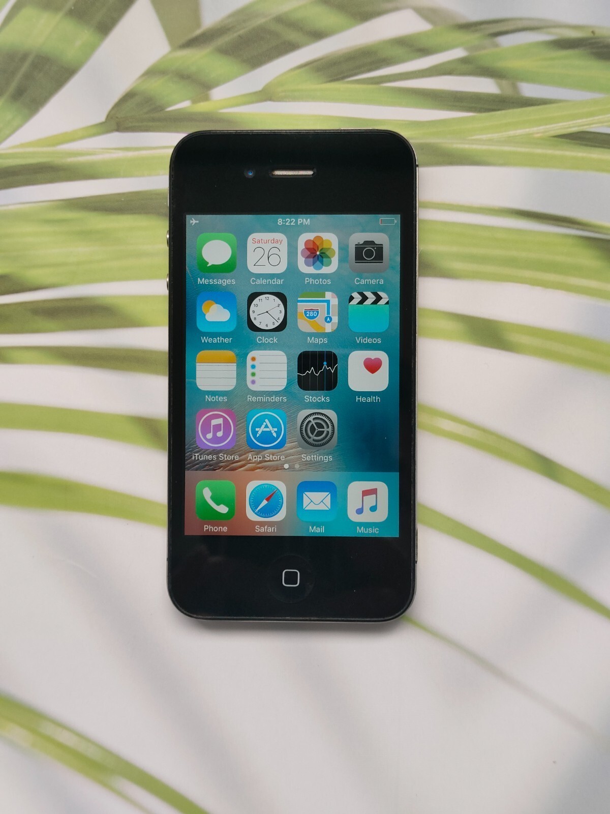 Original Apple iPhone 4/4s 8/16/32/64GB Fully UNLOCKED Black/White Original Apple iPhone 4/4s 8/16/32/64GB Fully UNLOCKED Black/White