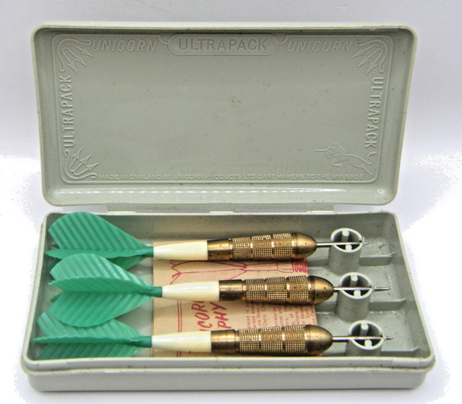Vintage Unicorn Ultrapack Darts W/ Case Green Feathers Brass Body England