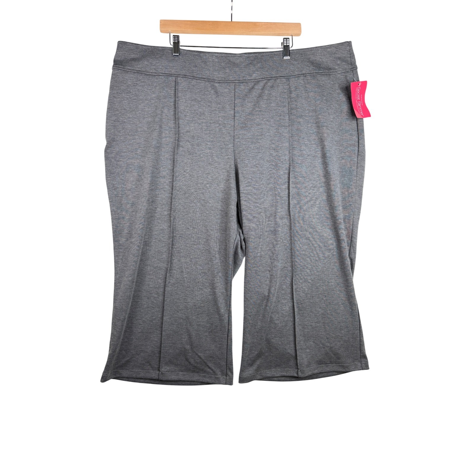 NWT Lane Bryant Secret Slimmer Pull On Capri Pants size 26/28 Petites Gray NWT Lane Bryant Secret Slimmer Pull On Capri Pants size 26/28 Petites Gray