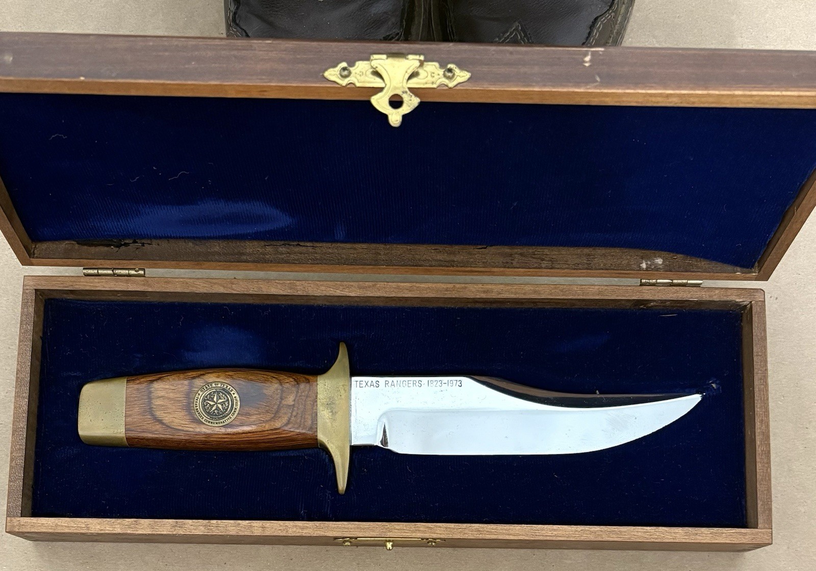 Smith & Wesson Texas Ranger Bowie 150 Year Commemorative 1823-1973 Smith & Wesson Texas Ranger Bowie 150 Year Commemorative 1823-1973