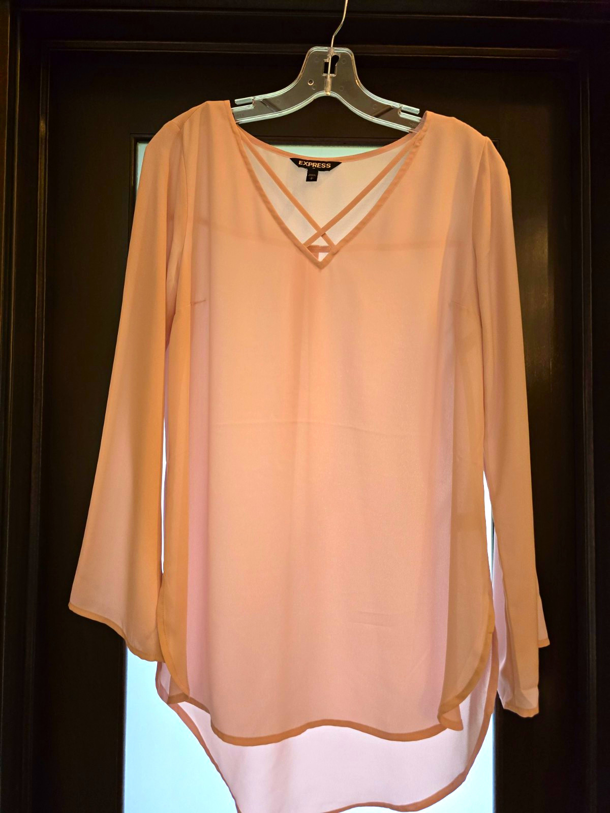 Express Women\'s Pink Chiffon V-Neck Lightweight Long Sleeve Blouse, Size SP Express Women\'s Pink Chiffon V-Neck Lightweight Long Sleeve Blouse, Size SP