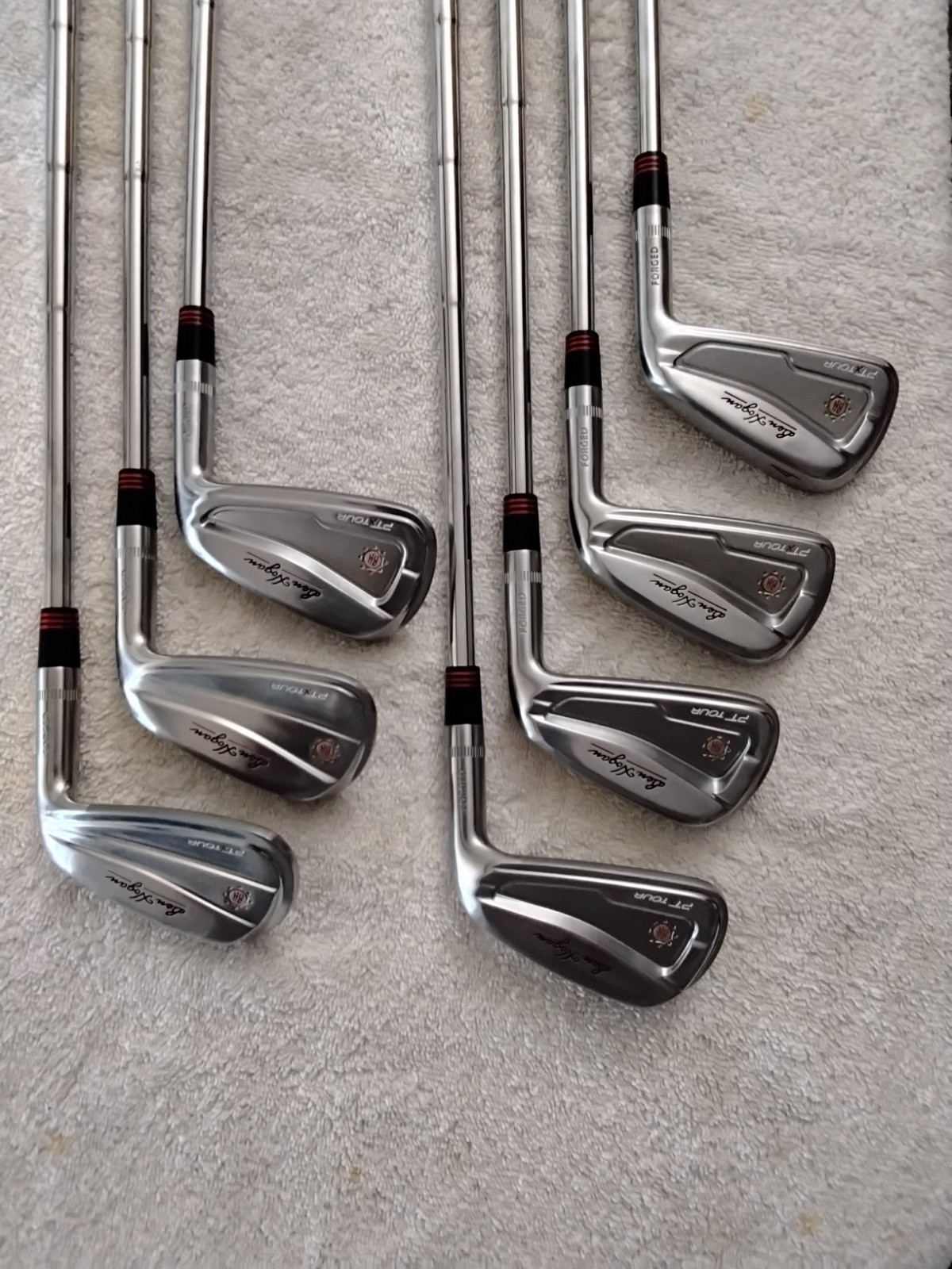 Mint: Hogan PTX Tour Forged irons 4-PW (7 clubs), RH. Dynamic Gold Mid 115 S300 Mint: Hogan PTX Tour Forged irons 4-PW (7 clubs), RH. Dynamic Gold Mid 115 S300