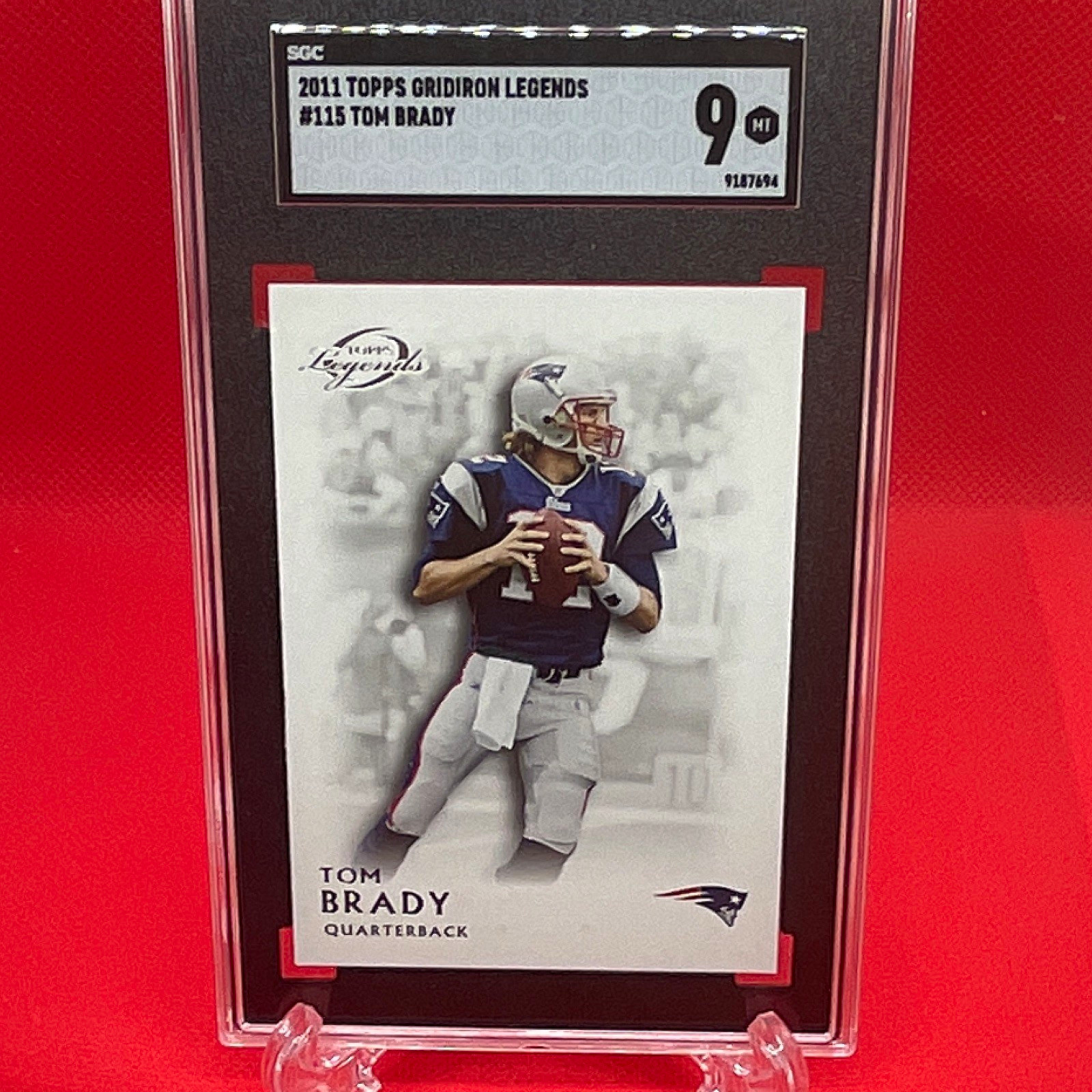 Topps 2011 Gridiron Legends Tom Brady New England Patriots #115 SGC 9 Topps 2011 Gridiron Legends Tom Brady New England Patriots #115 SGC 9