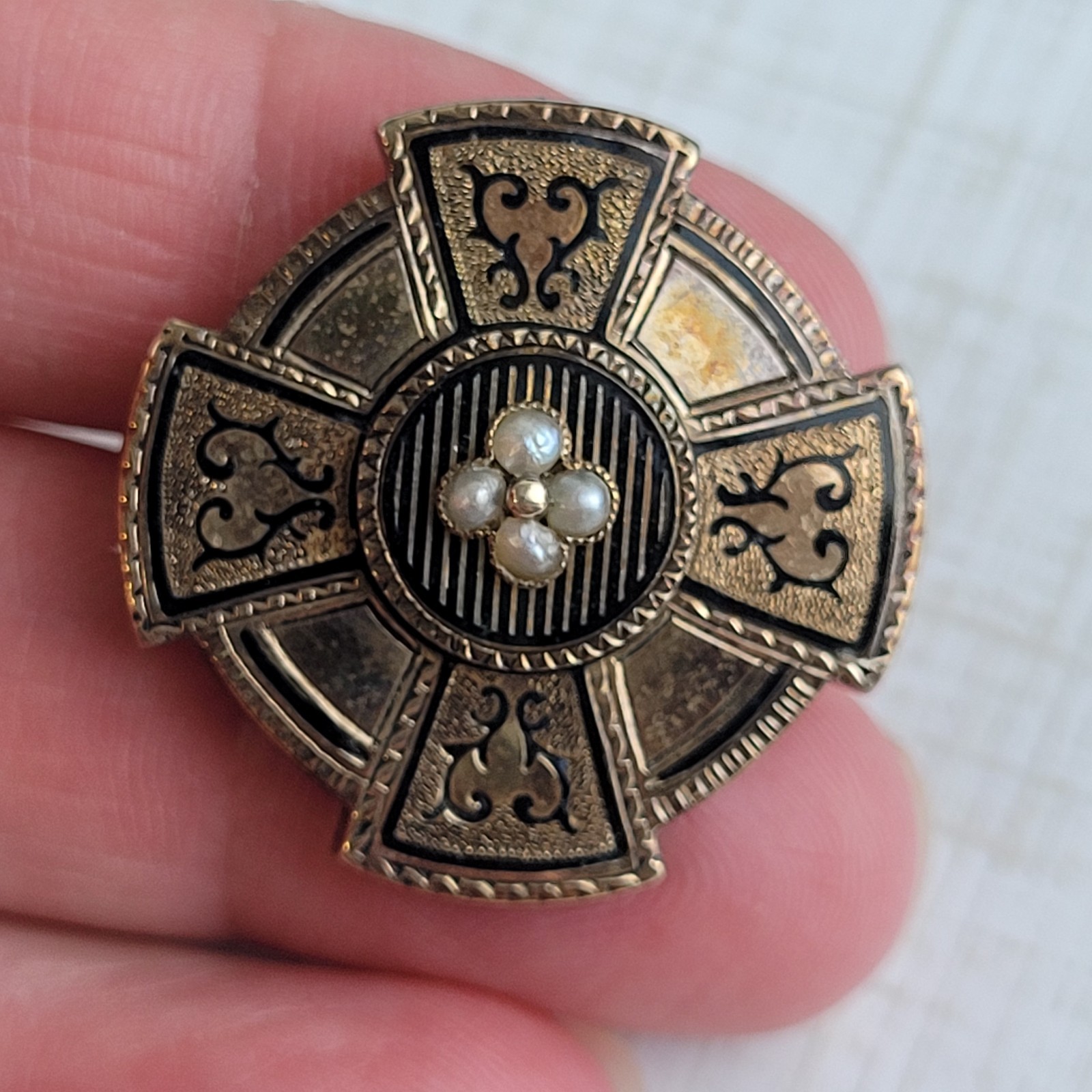 Vintage Tiny Victorian Gold Tone Seed Pearl Pin READ