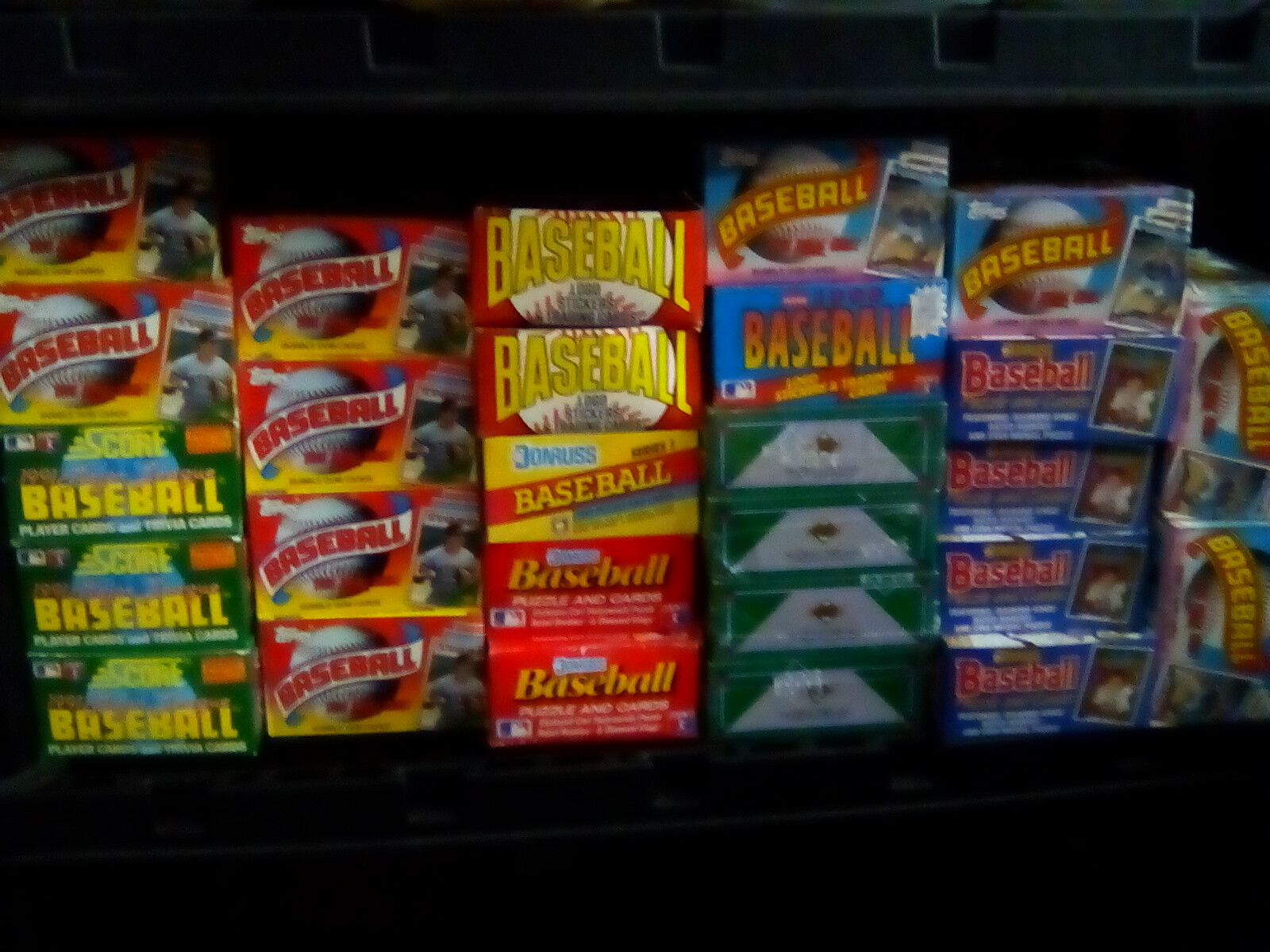 Huge Bulk Lot of 100 Unopened Old Vintage MLB Baseball Cards in 7 Wax Packs NEW