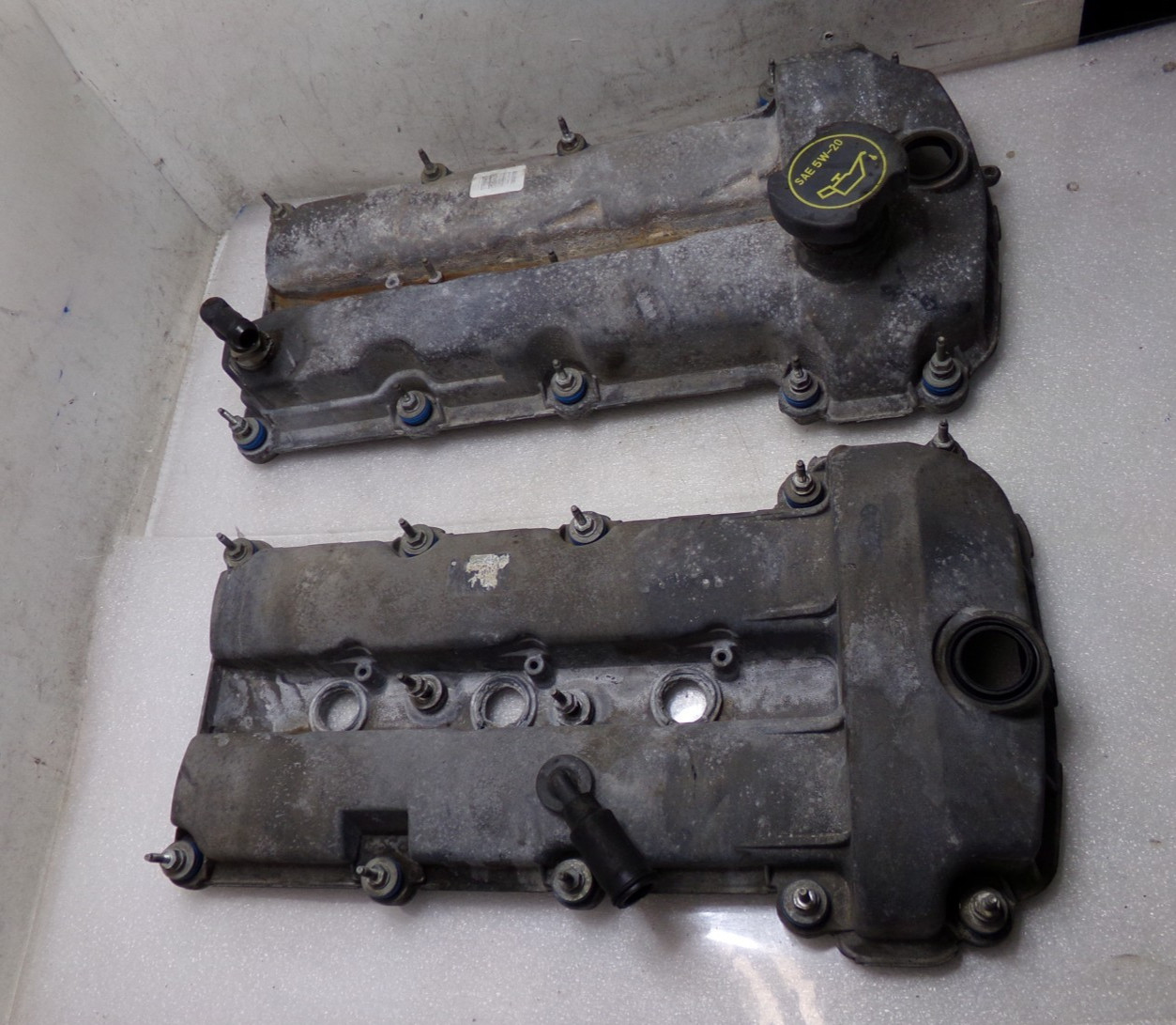 2003-2005 Lincoln LS 3.0L DOHC Engine Driver & Passenger Valve Cover OEM 2003-2005 Lincoln LS 3.0L DOHC Engine Driver & Passenger Valve Cover OEM