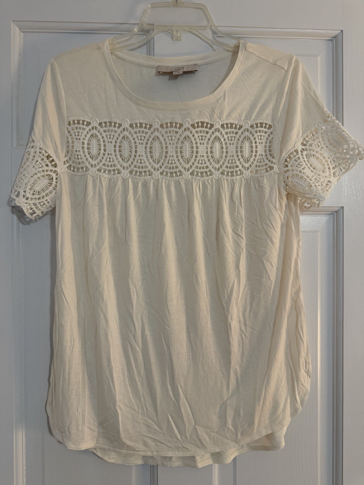 NWT Ann Taylor LOFT Ivory Embroidered T-Shirt Women\'s S NWT Ann Taylor LOFT Ivory Embroidered T-Shirt Women\'s S