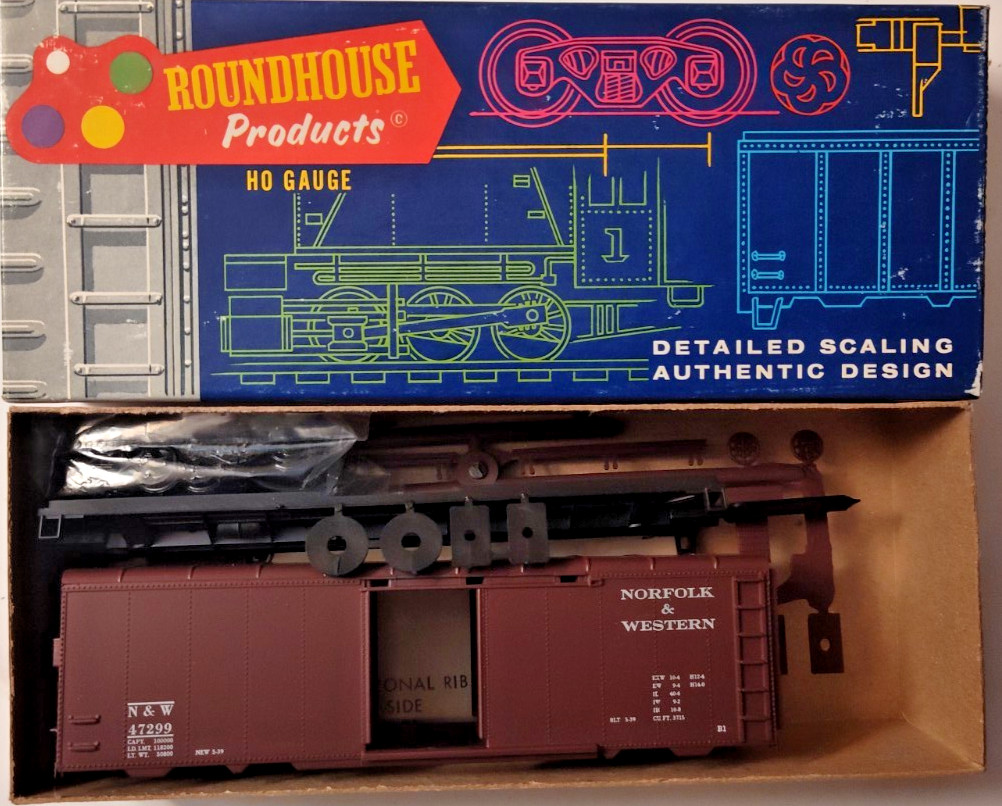 HO Scale Roundhouse Norfolk and Western 40; Round top Box Car Kit HO Scale Roundhouse Norfolk and Western 40; Round top Box Car Kit