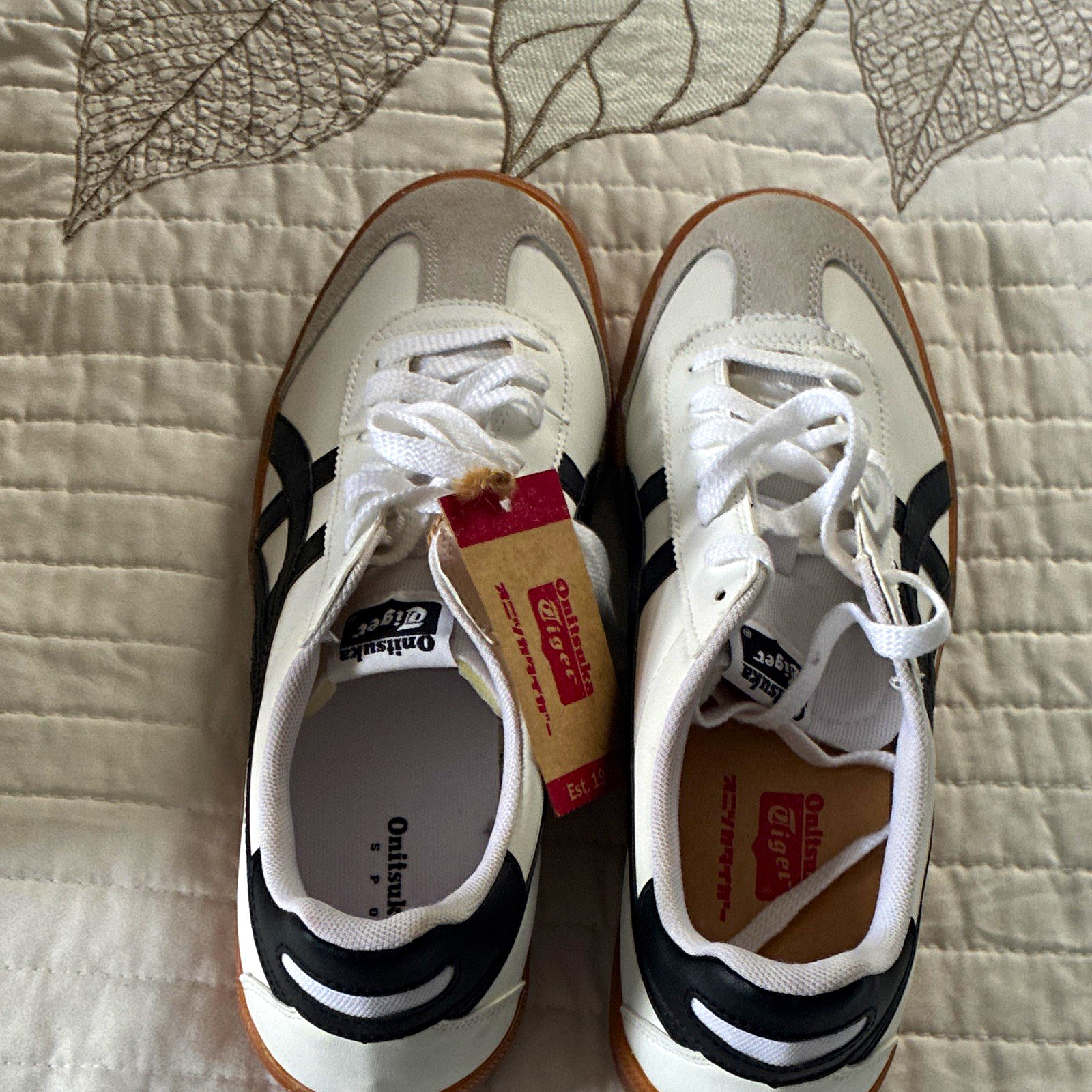 Onitsuka Tiger Tokuten White/Black Colorblock Low Top Lace-Up Sneakers Onitsuka Tiger Tokuten White/Black Colorblock Low Top Lace-Up Sneakers