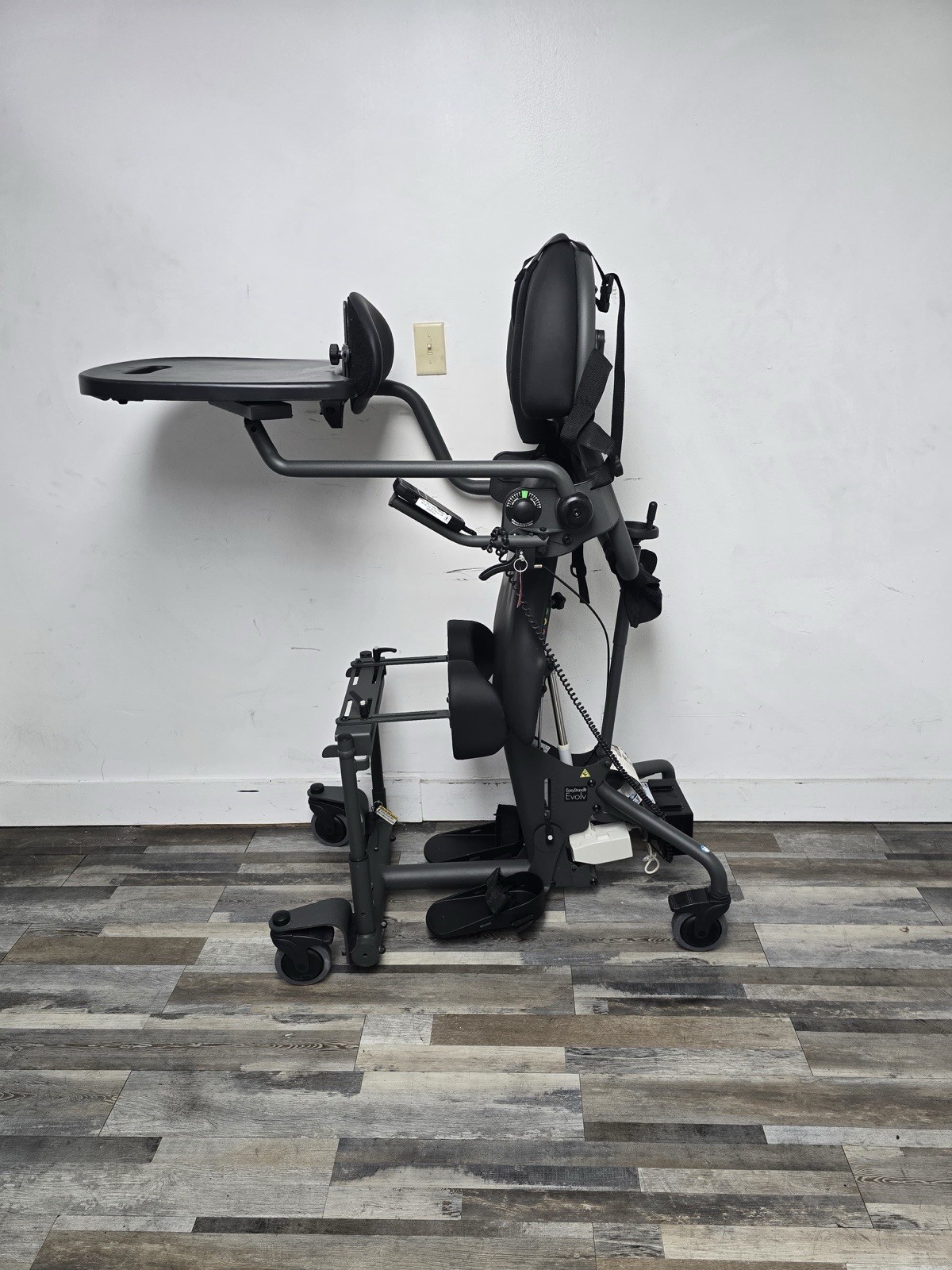 EASYSTAND EVOLV POWER’UP ELECTRIC , LARGE STANDING FRAME, UP TO 280 LBS, 6’ 2” EASYSTAND EVOLV POWER’UP ELECTRIC , LARGE STANDING FRAME, UP TO 280 LBS, 6’ 2”