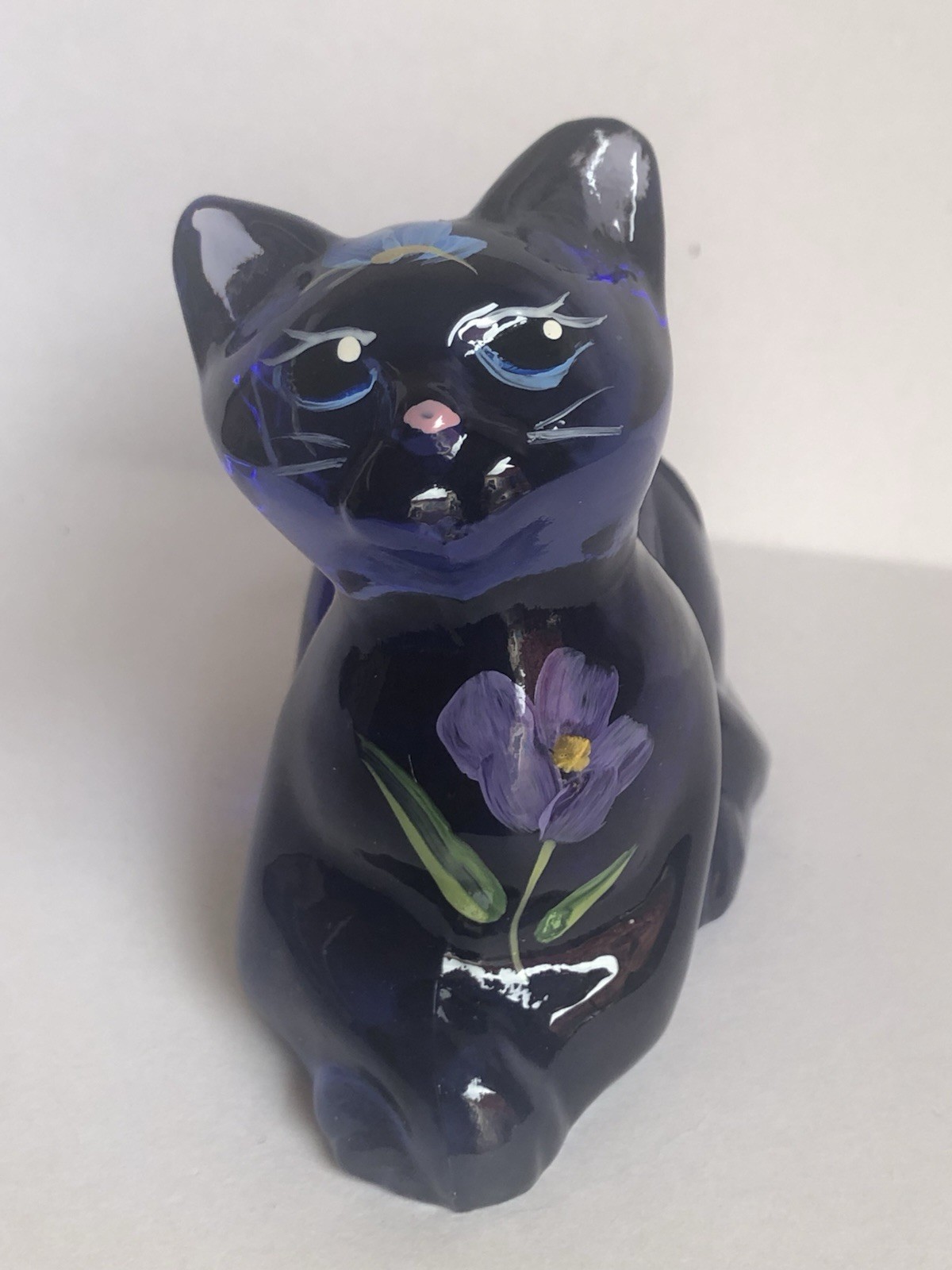Fenton Cobalt Blue-Laying Down-Cat Figure-Pretty HP Tulip-Signed D Bailer (?) Fenton Cobalt Blue-Laying Down-Cat Figure-Pretty HP Tulip-Signed D Bailer (?)