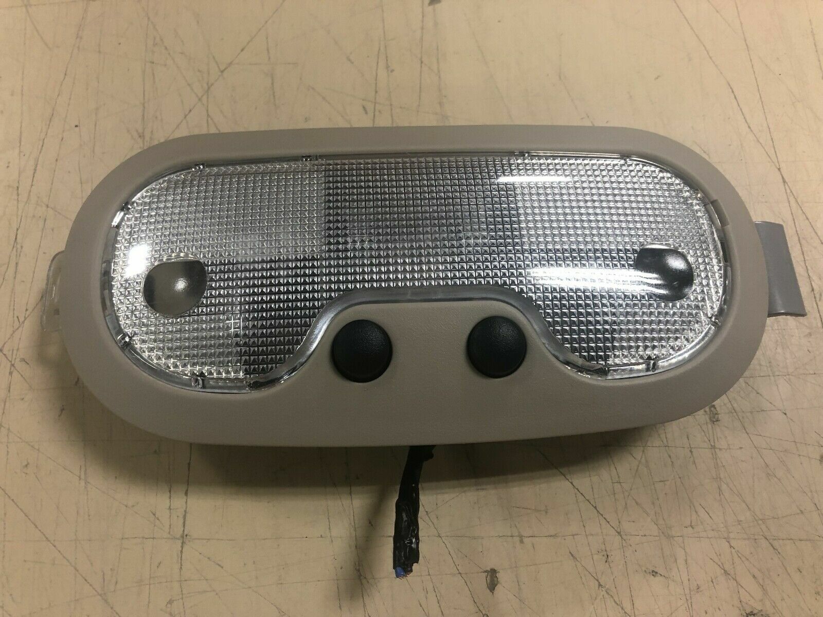 New 2003-2024 Chevy Express/GMC Savanna Passenger Van Neutral Dome Light VC4244 New 2003-2024 Chevy Express/GMC Savanna Passenger Van Neutral Dome Light VC4244
